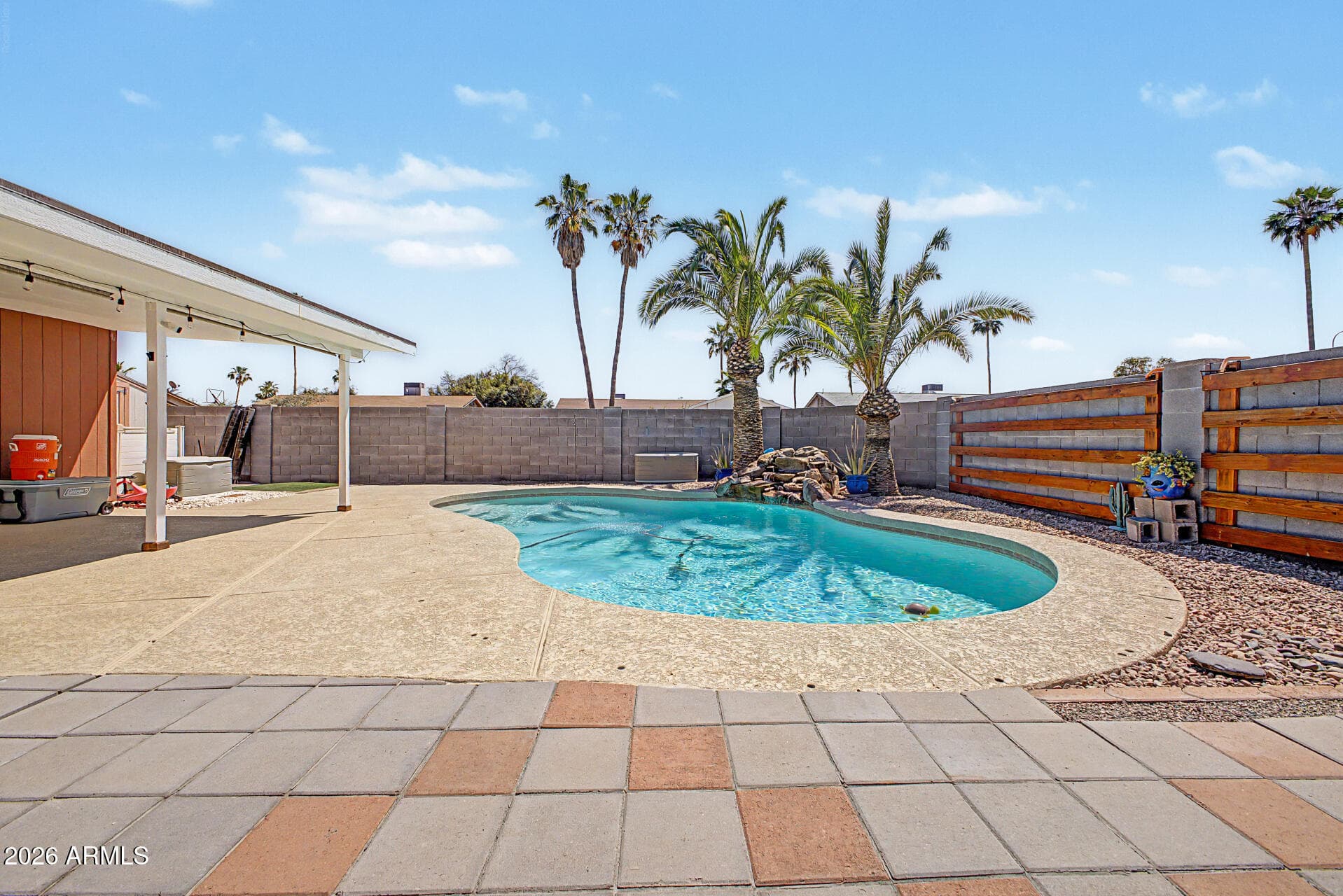 1608 W Alamo Dr — photo 2