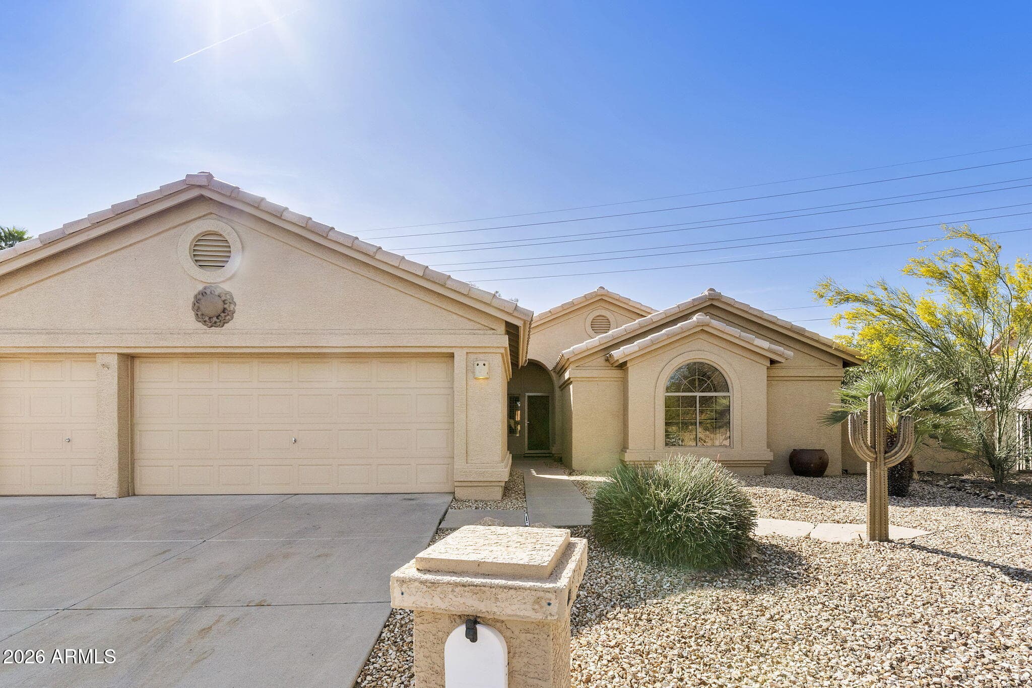 10729 E Coopers Hawk Dr — photo 1