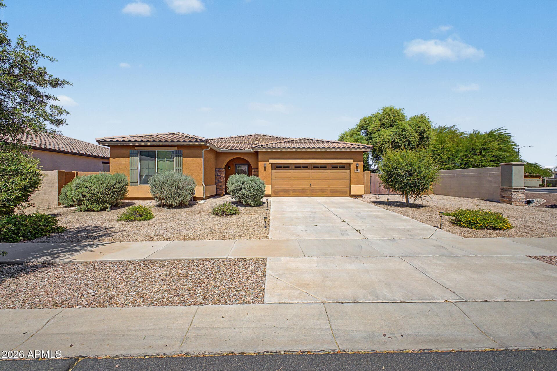 7564 W Berridge Ln — photo 1