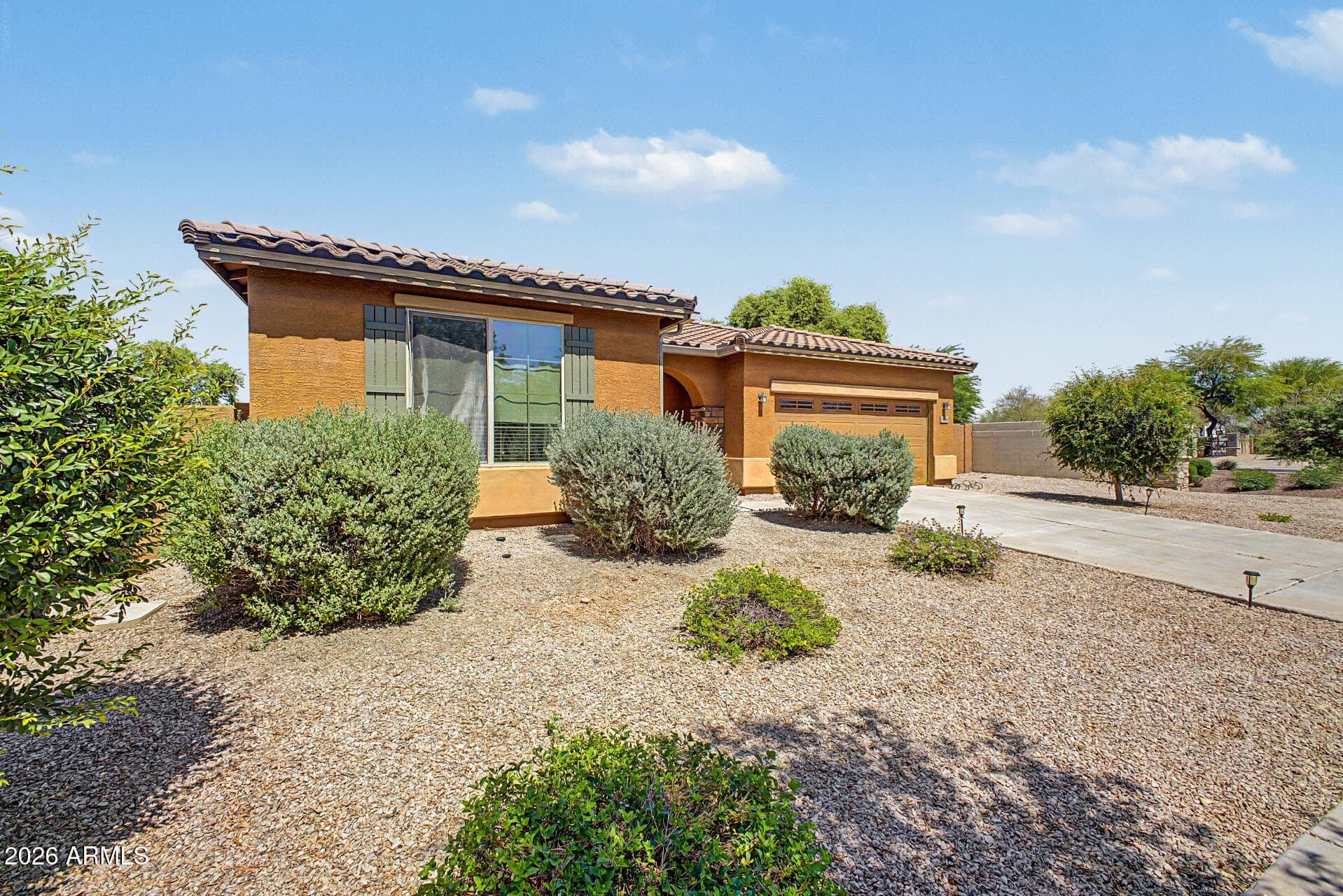 7564 W Berridge Ln — photo 2