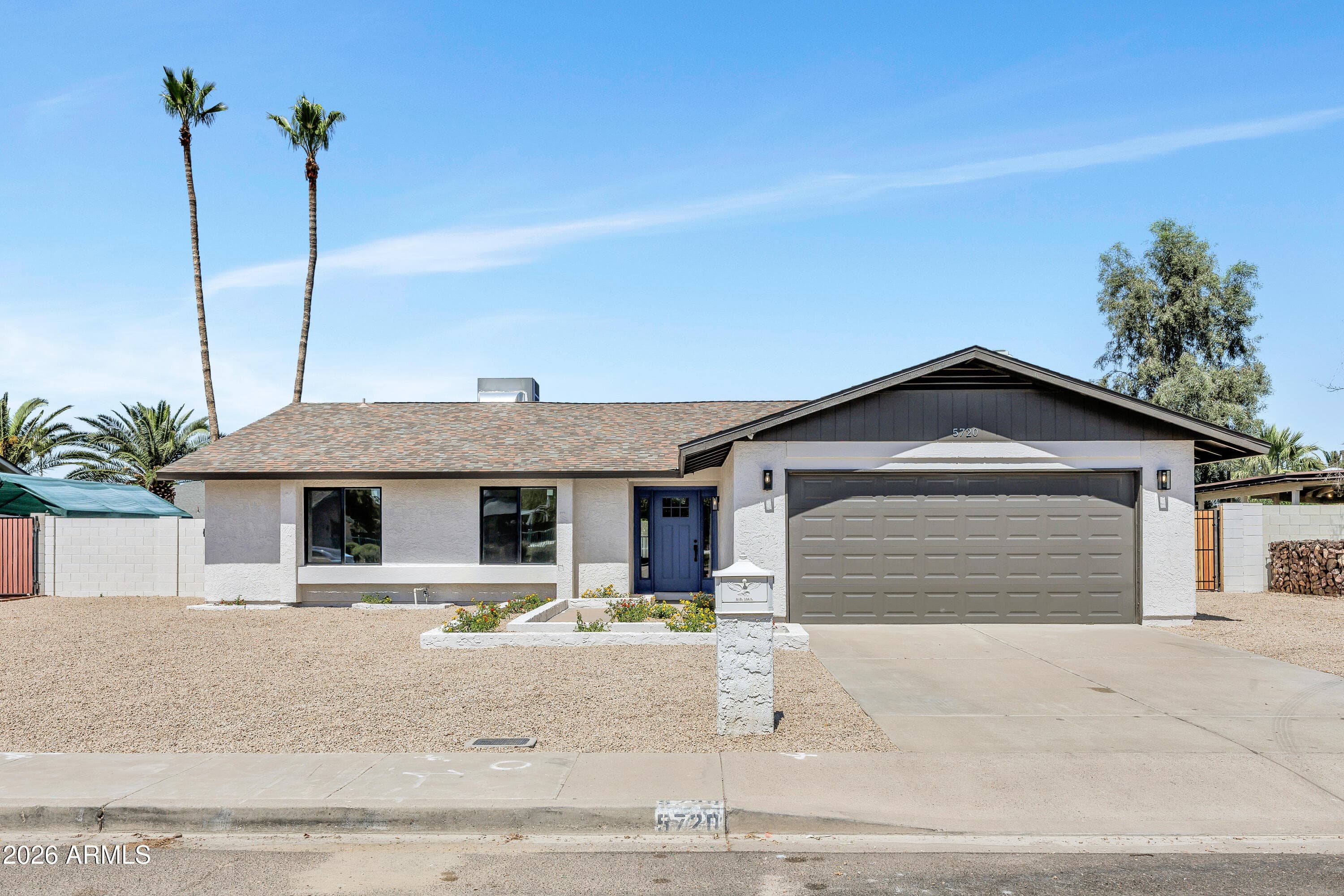 5720 W Greenbriar Dr — photo 1