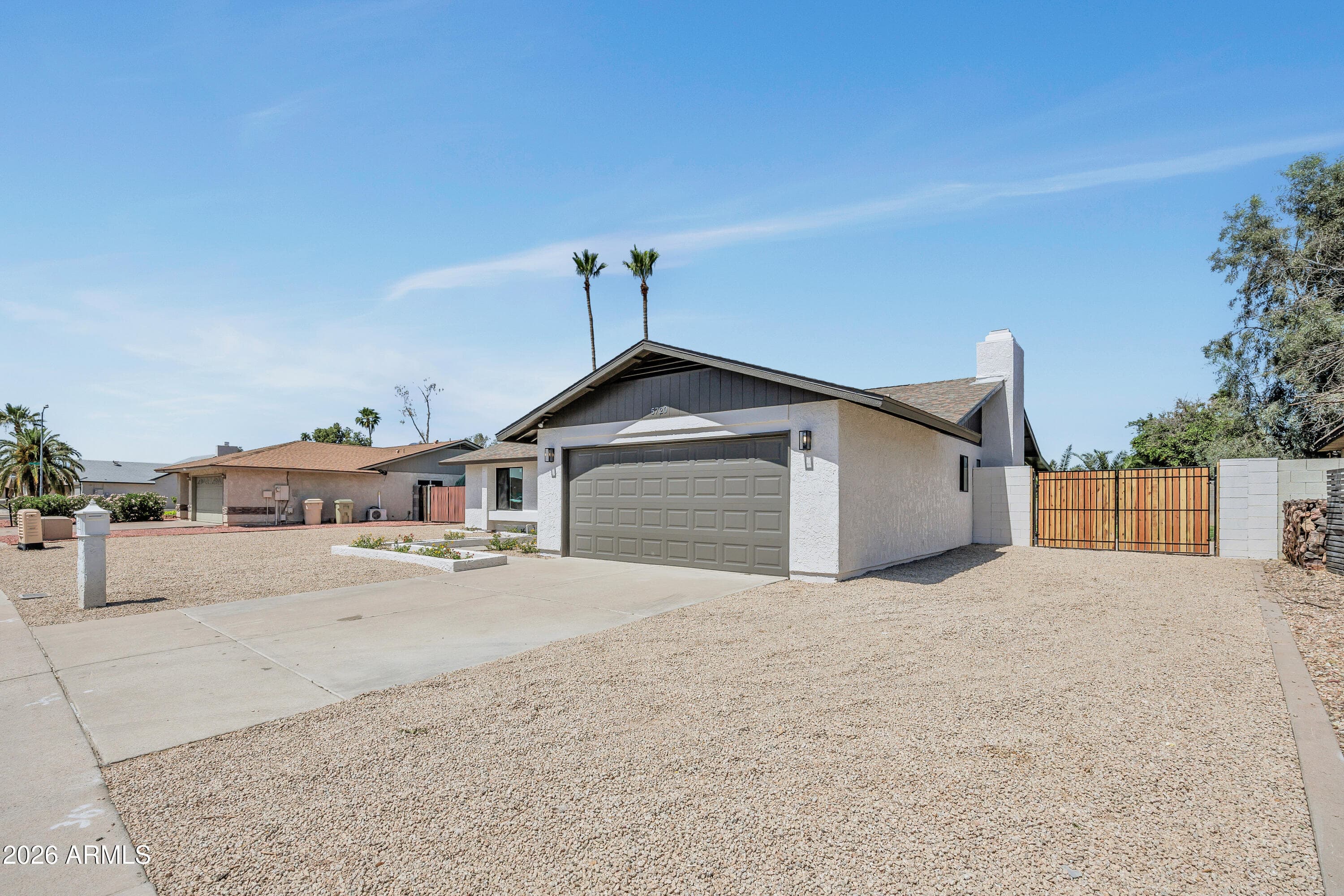 5720 W Greenbriar Dr — photo 2