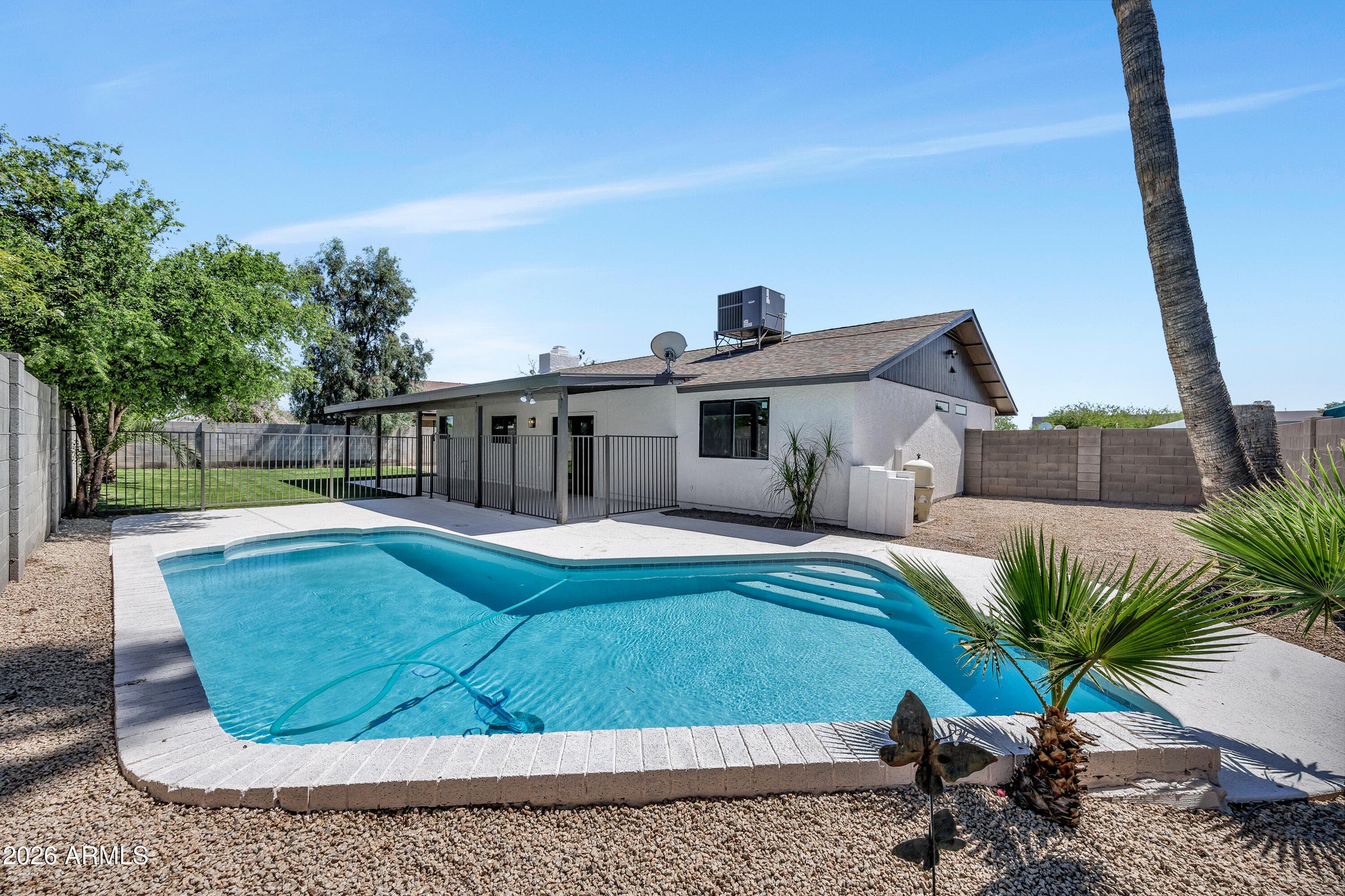 5720 W Greenbriar Dr — photo 29