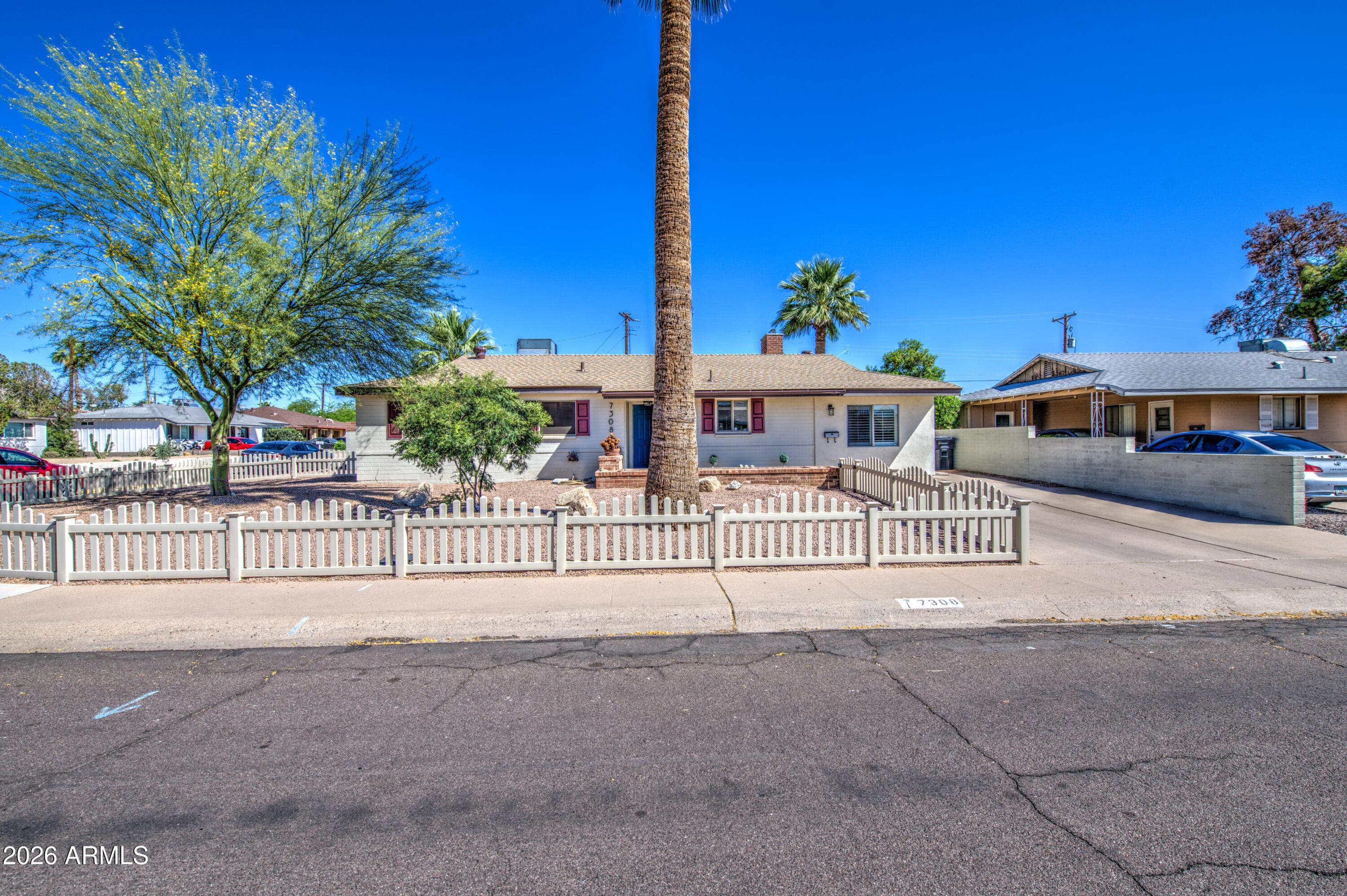 7308 E Polk St — photo 1