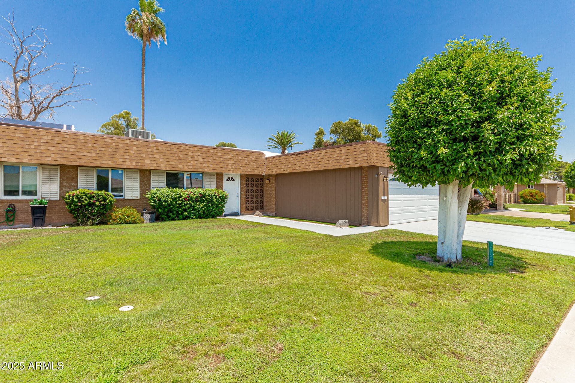 10022 W MOUNTAIN VIEW RD - Photo 1