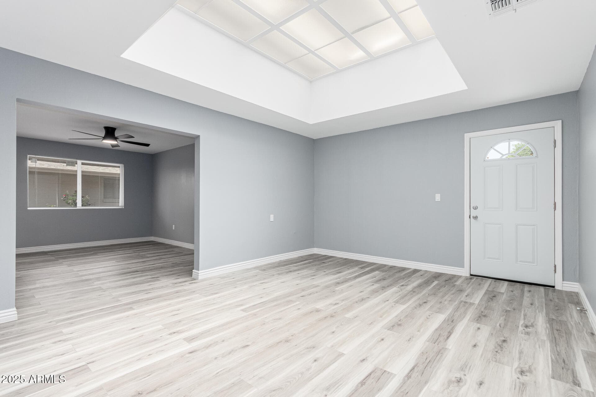 10022 W MOUNTAIN VIEW RD - Photo 4
