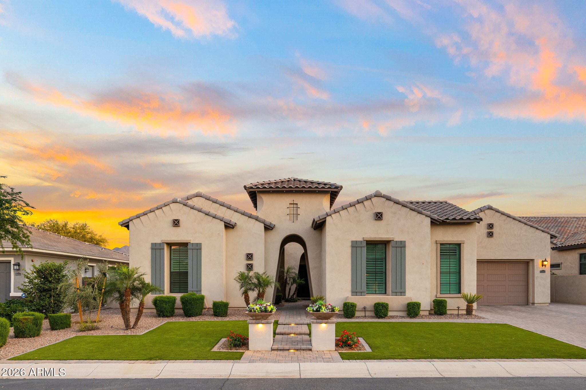 2537 E Turnberry Dr — photo 1