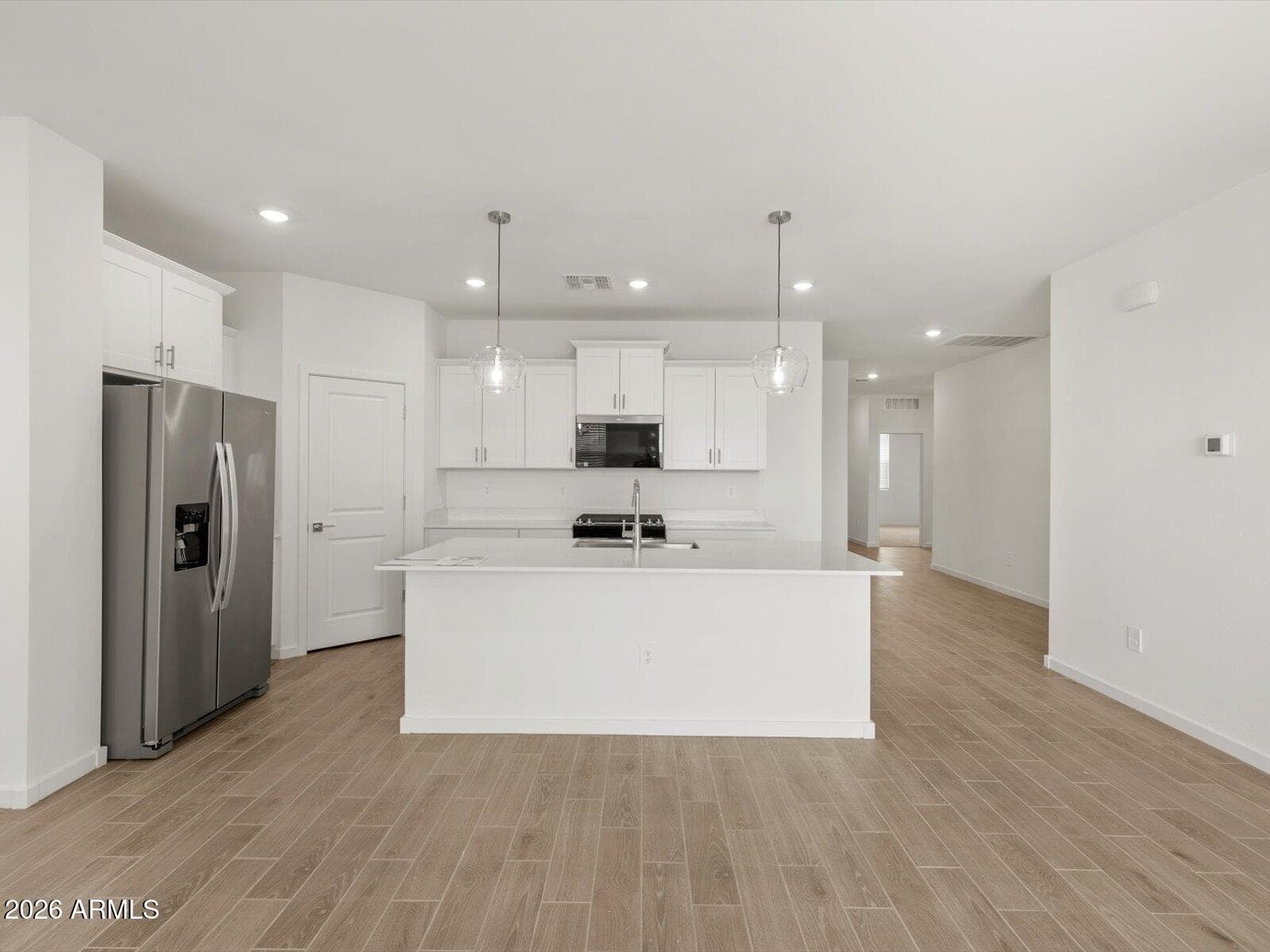 3340 N Camden Dr — photo 1