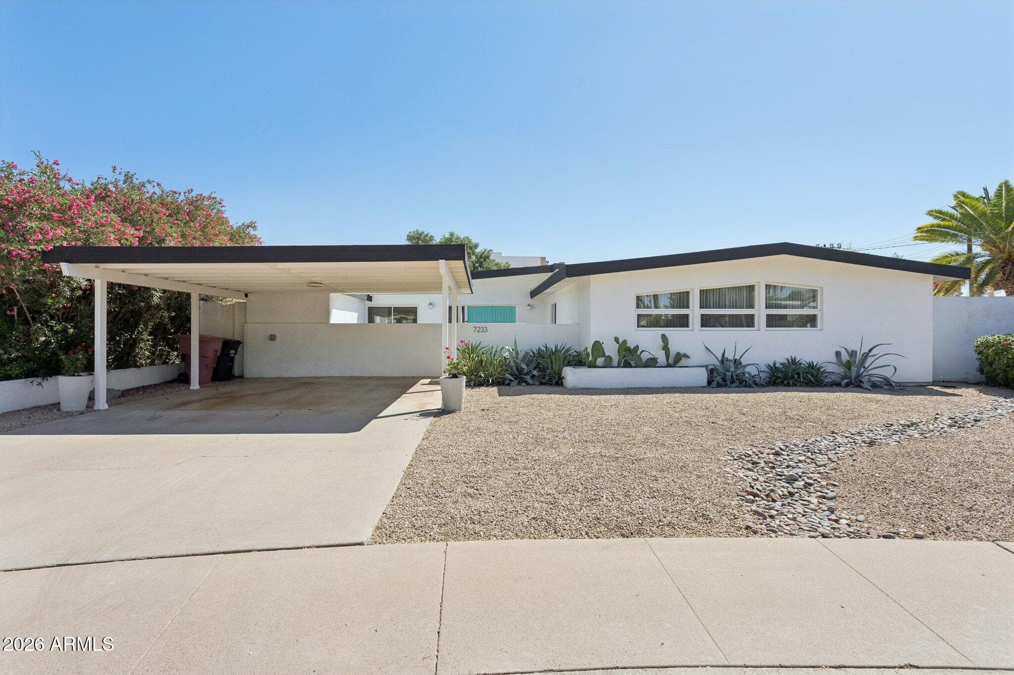 7233 E Monte Vista Rd — photo 1