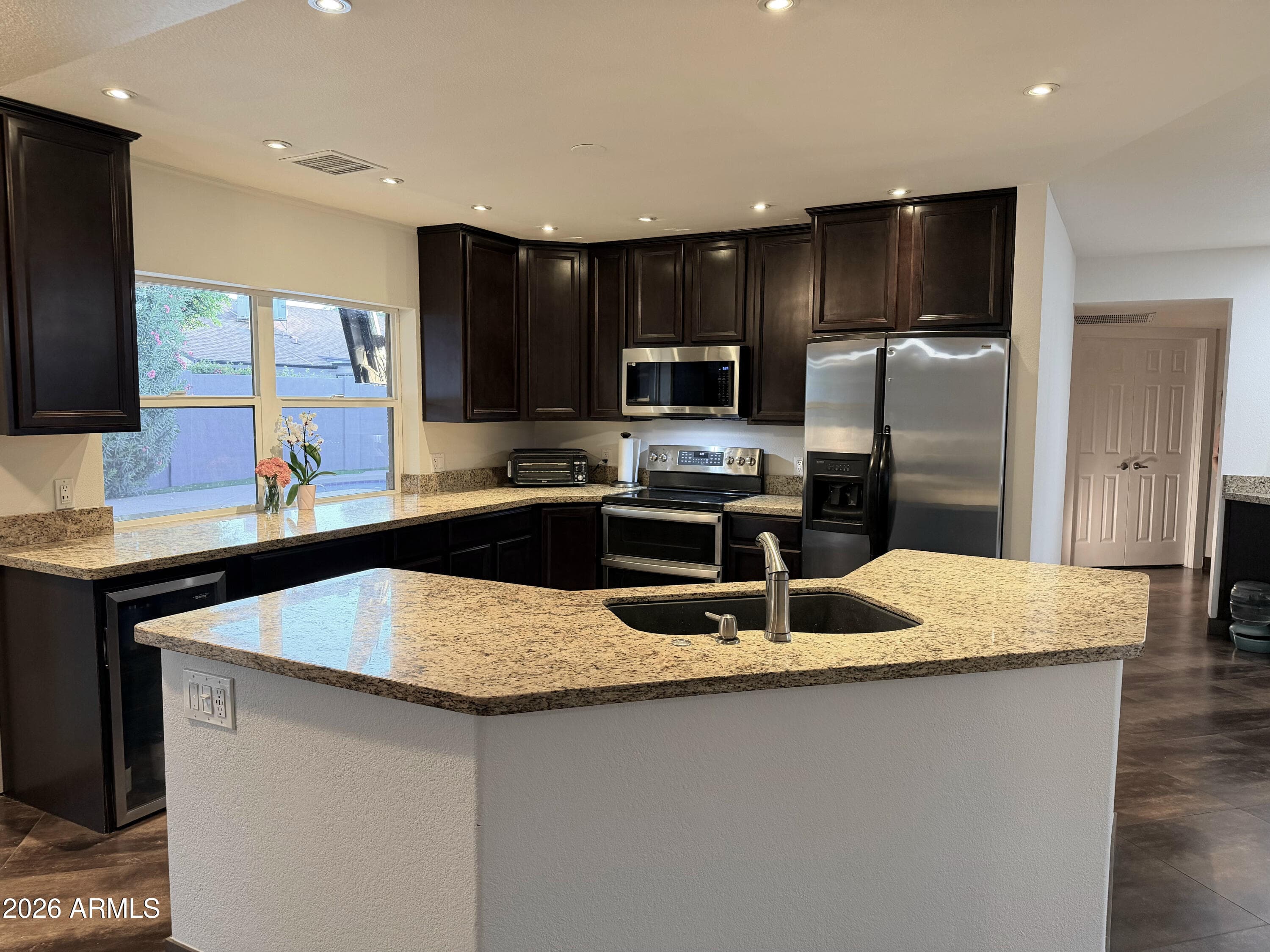 4628 W Bluefield Ave — photo 2