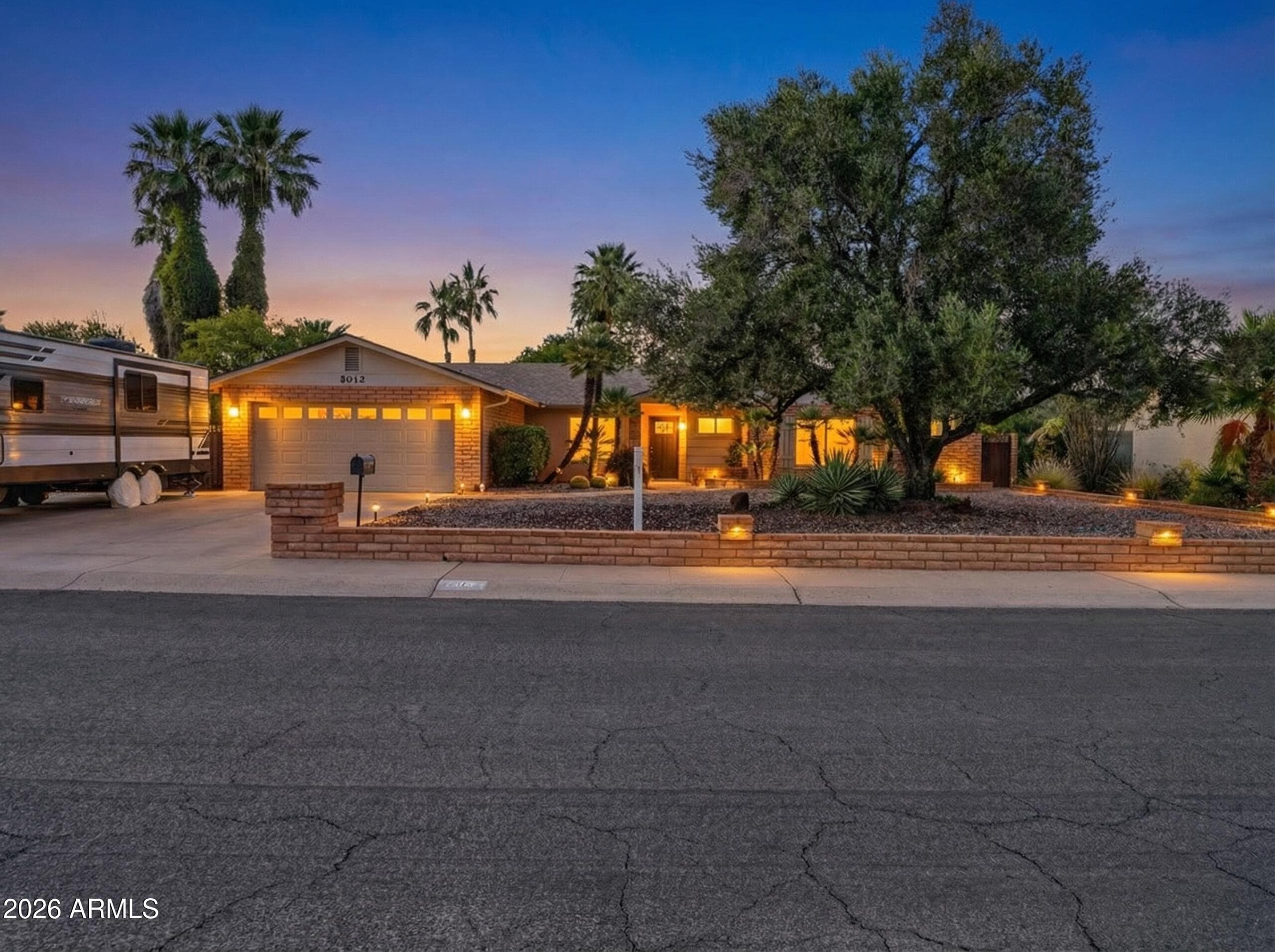 5012 E Winchcomb Dr — photo 1