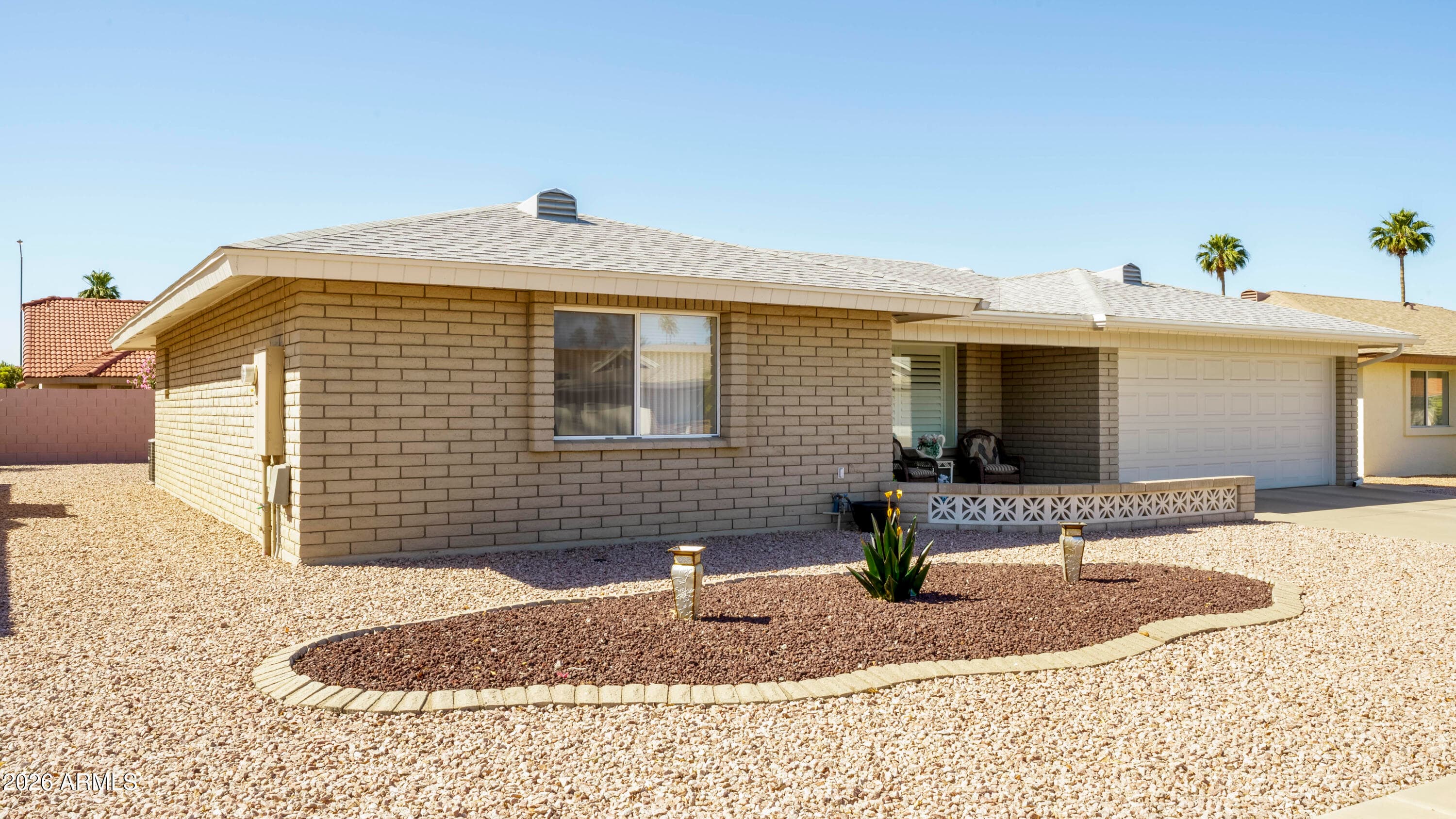 8033 E NEVILLE AVE - Photo 2