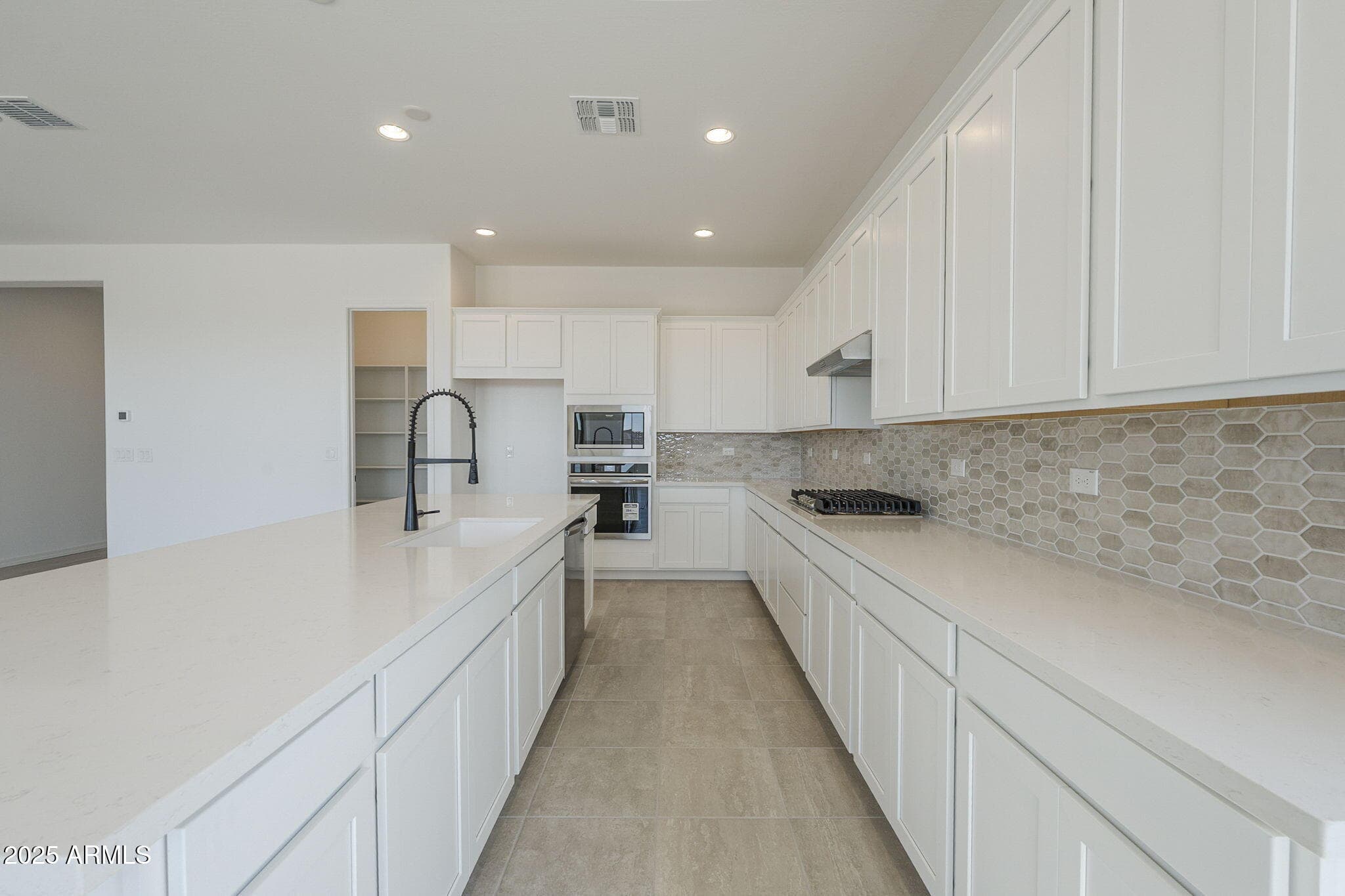 20269 W CATALINA DR - Photo 4