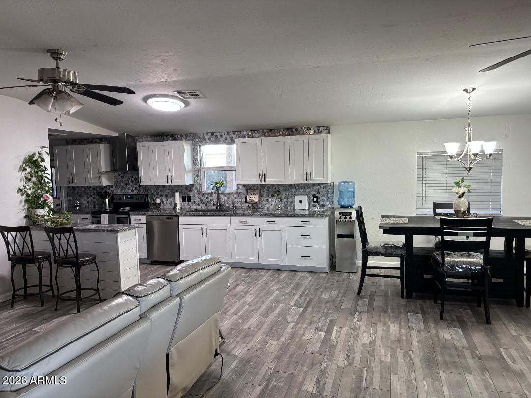 9436 S 12 TH AVE - Photo 2