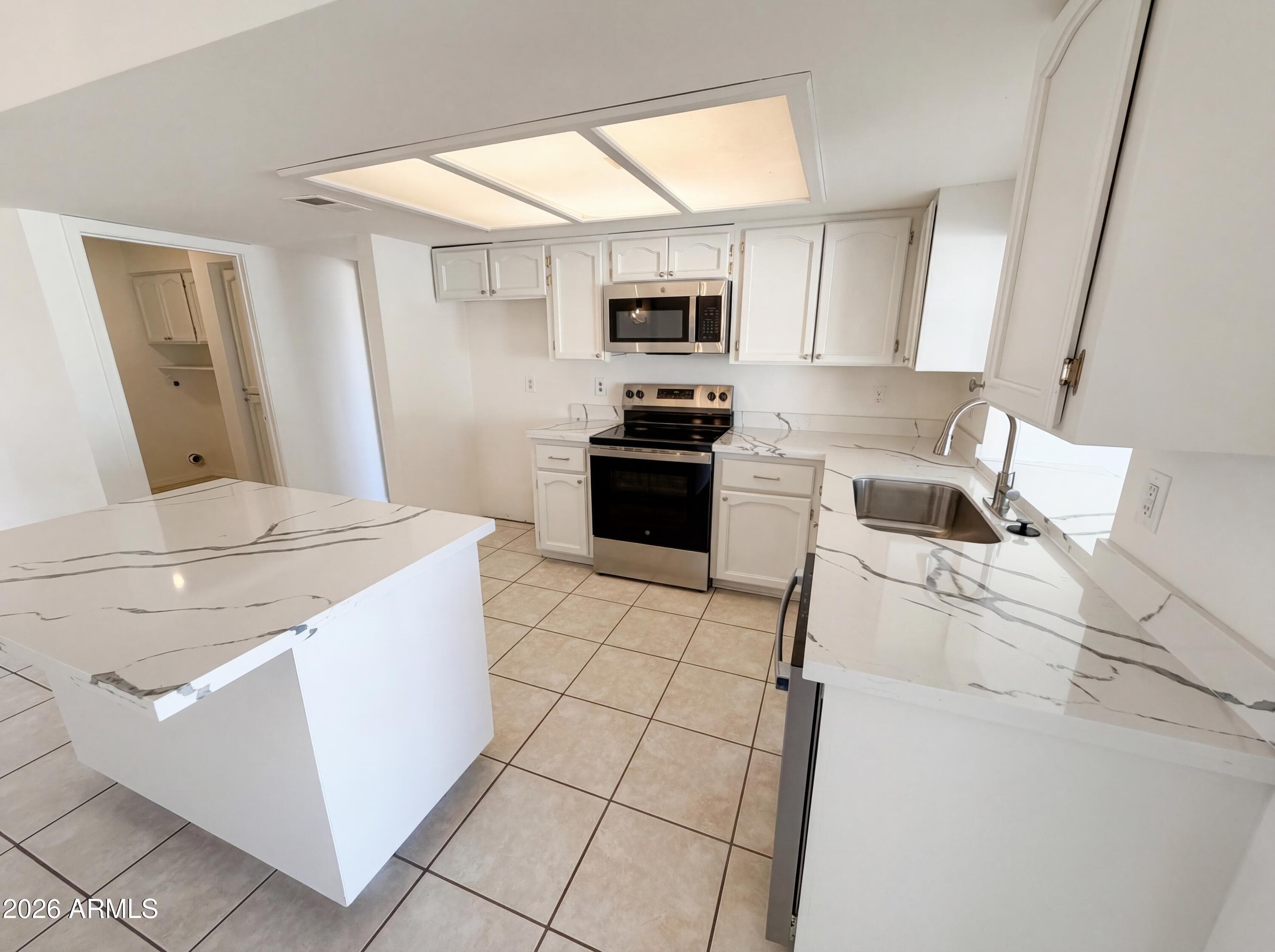 13138 W Sierra Vista Dr — photo 2