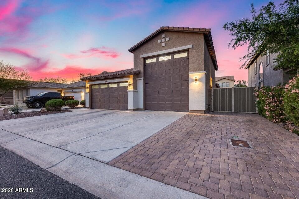 7844 W Molly Dr — photo 1