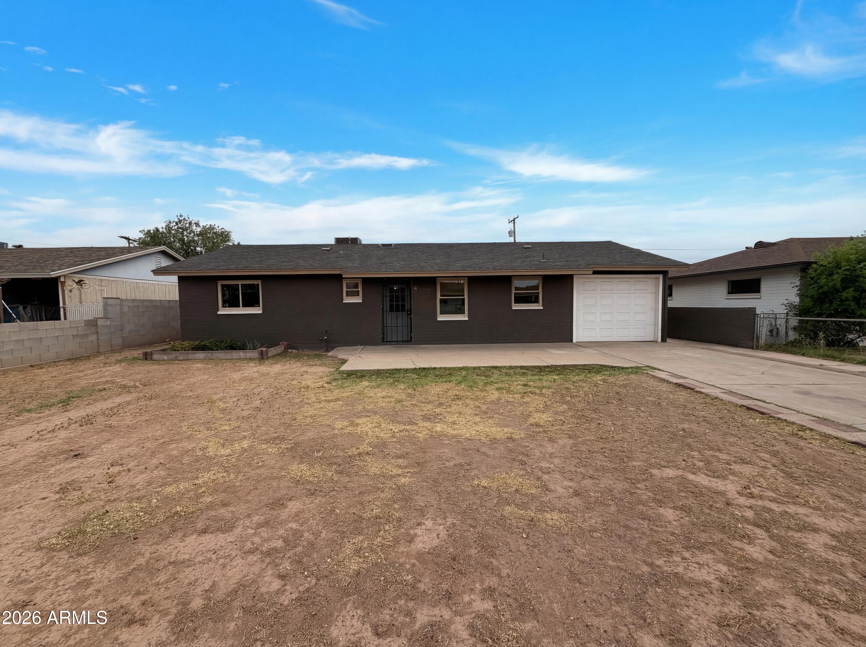 1331 E Elton Ave — photo 1