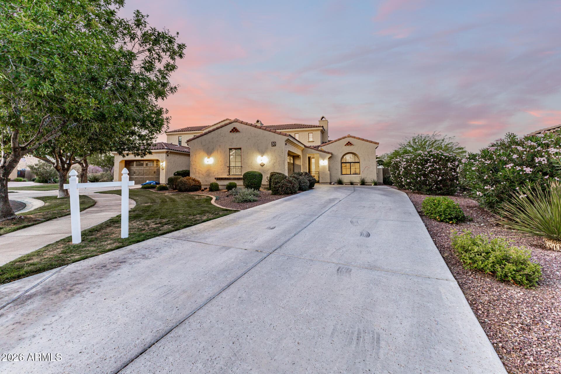 3653 N Hooper Ct — photo 1