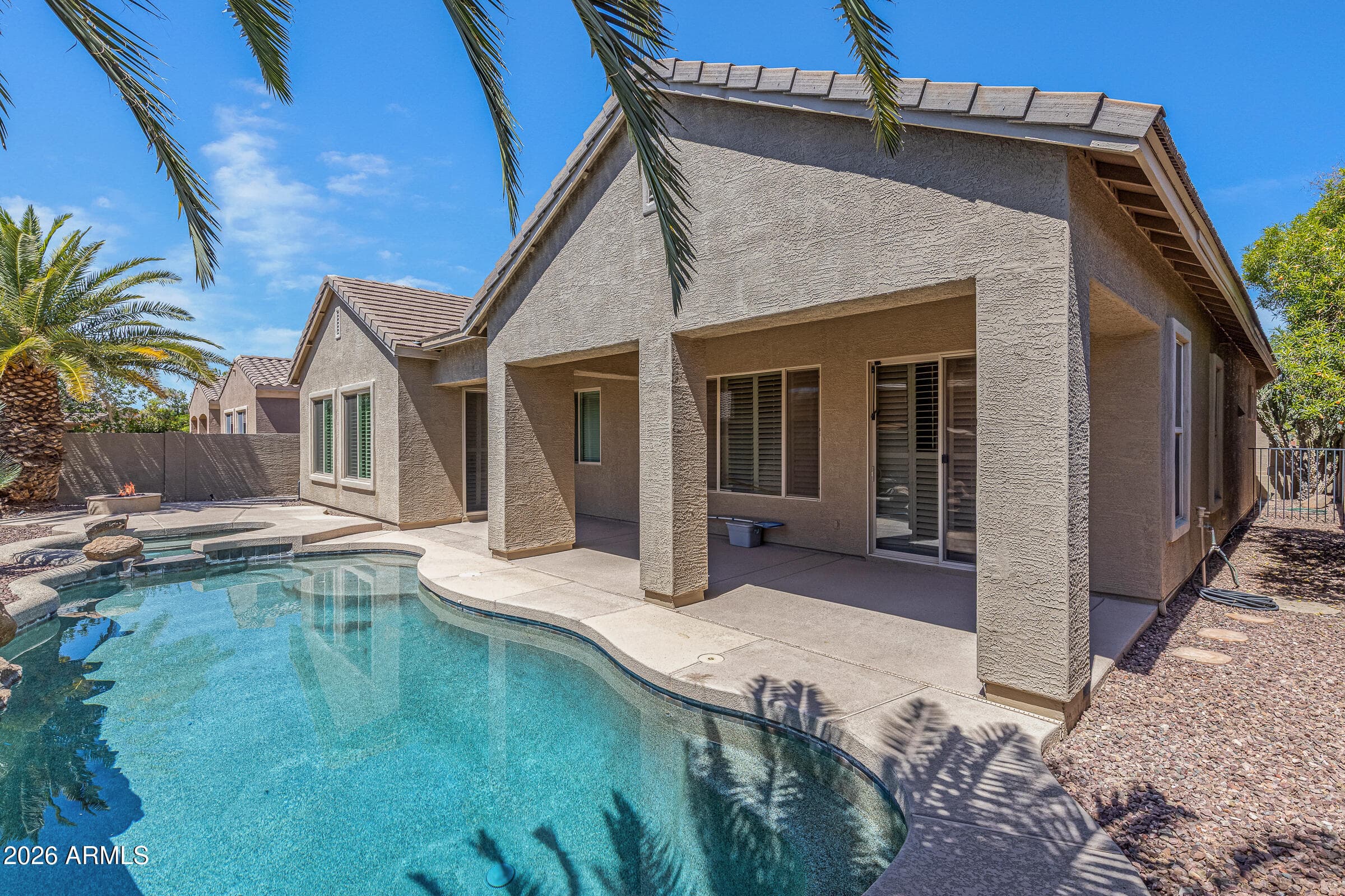 2557 E Dogwood Dr — photo 2