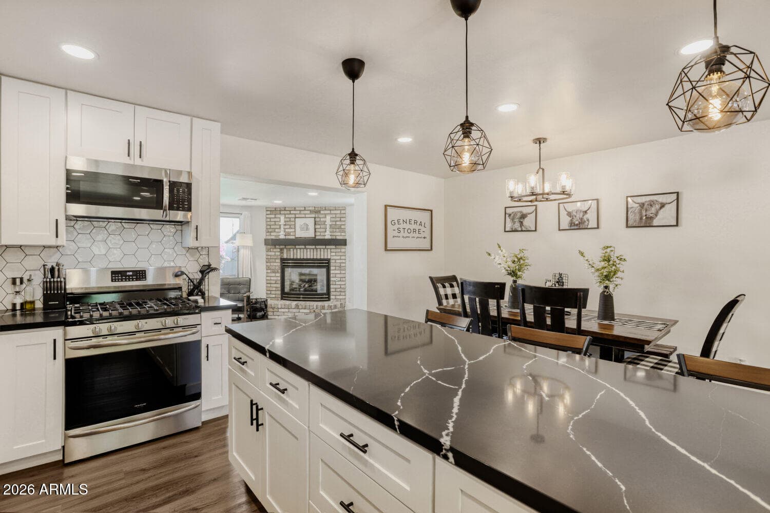 7715 E Catalina Dr — photo 2