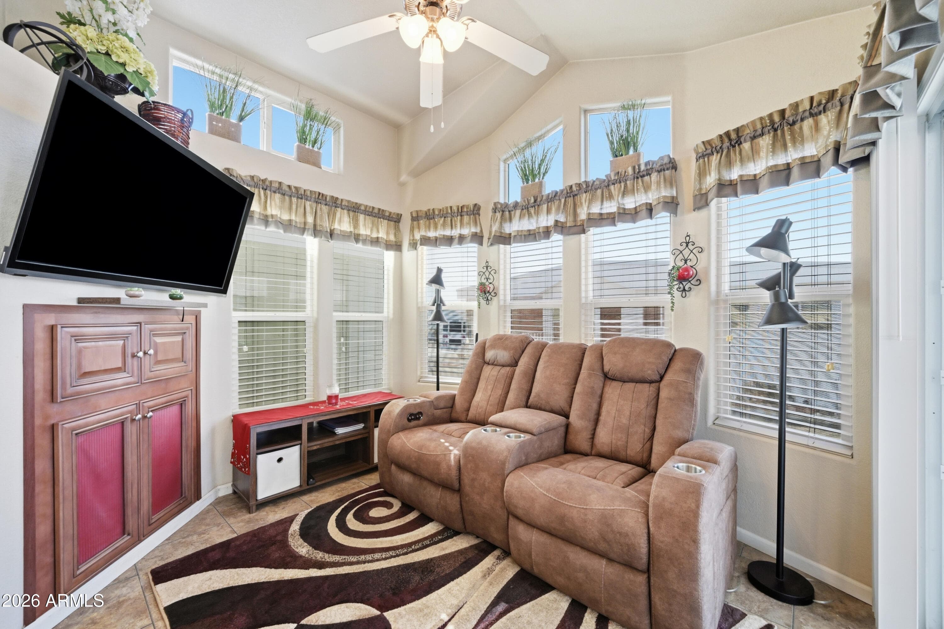 120 E Mesquite Dr — photo 2