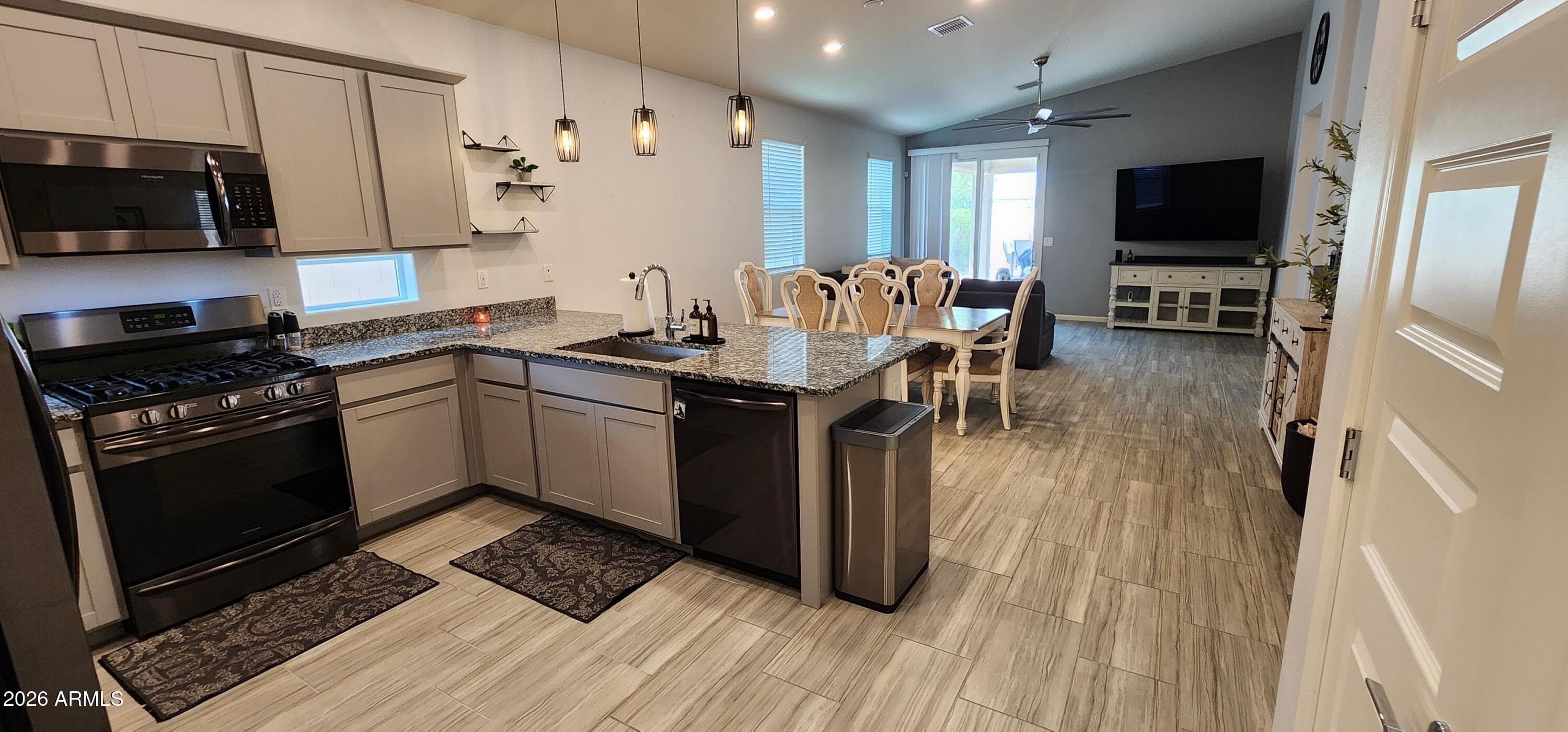 20150 W Lincoln St — photo 2