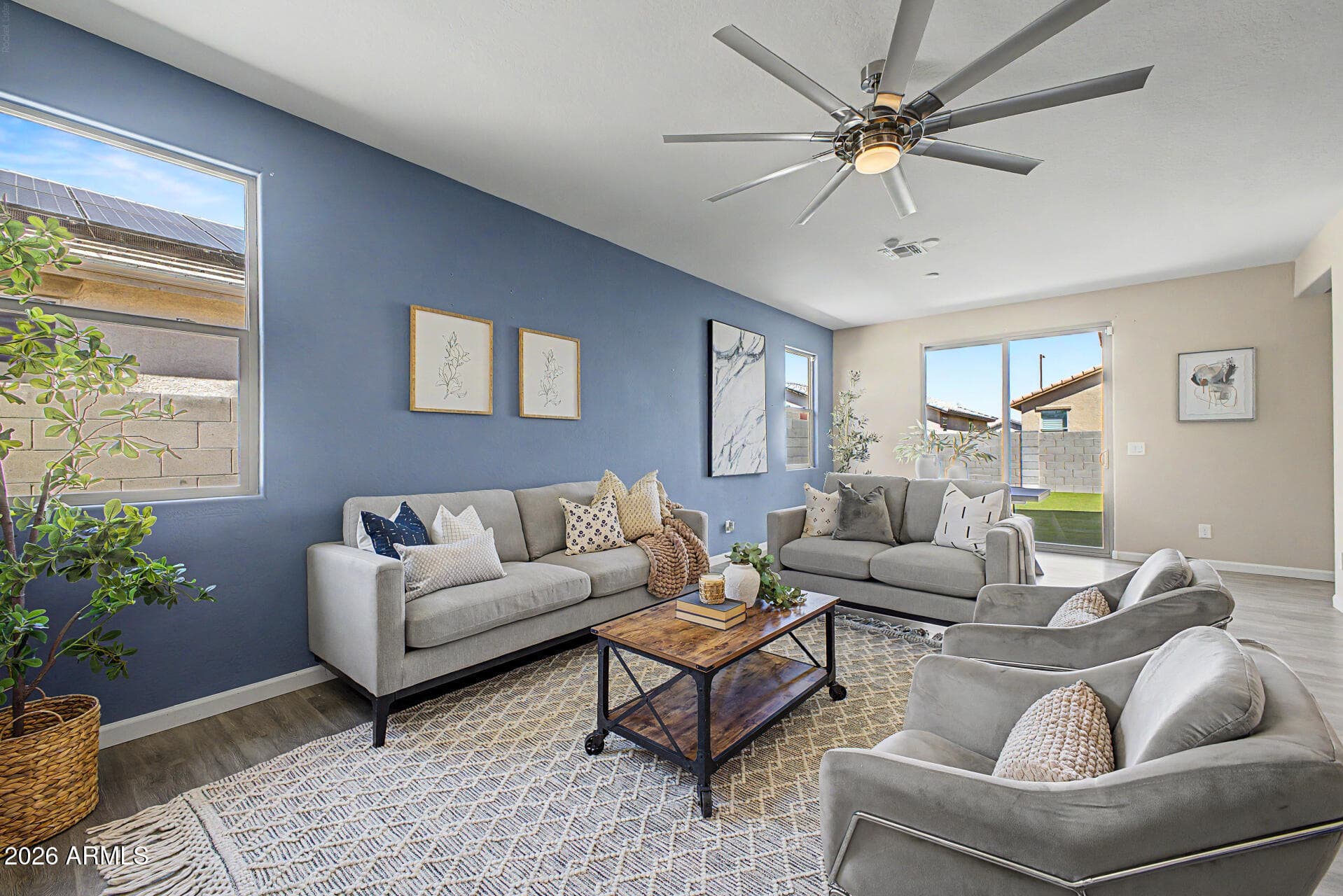 18064 W LOUISE DR - Photo 4