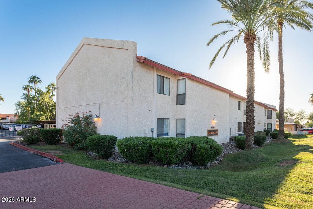 4211 E Palm Ln Unit 219 — photo 1