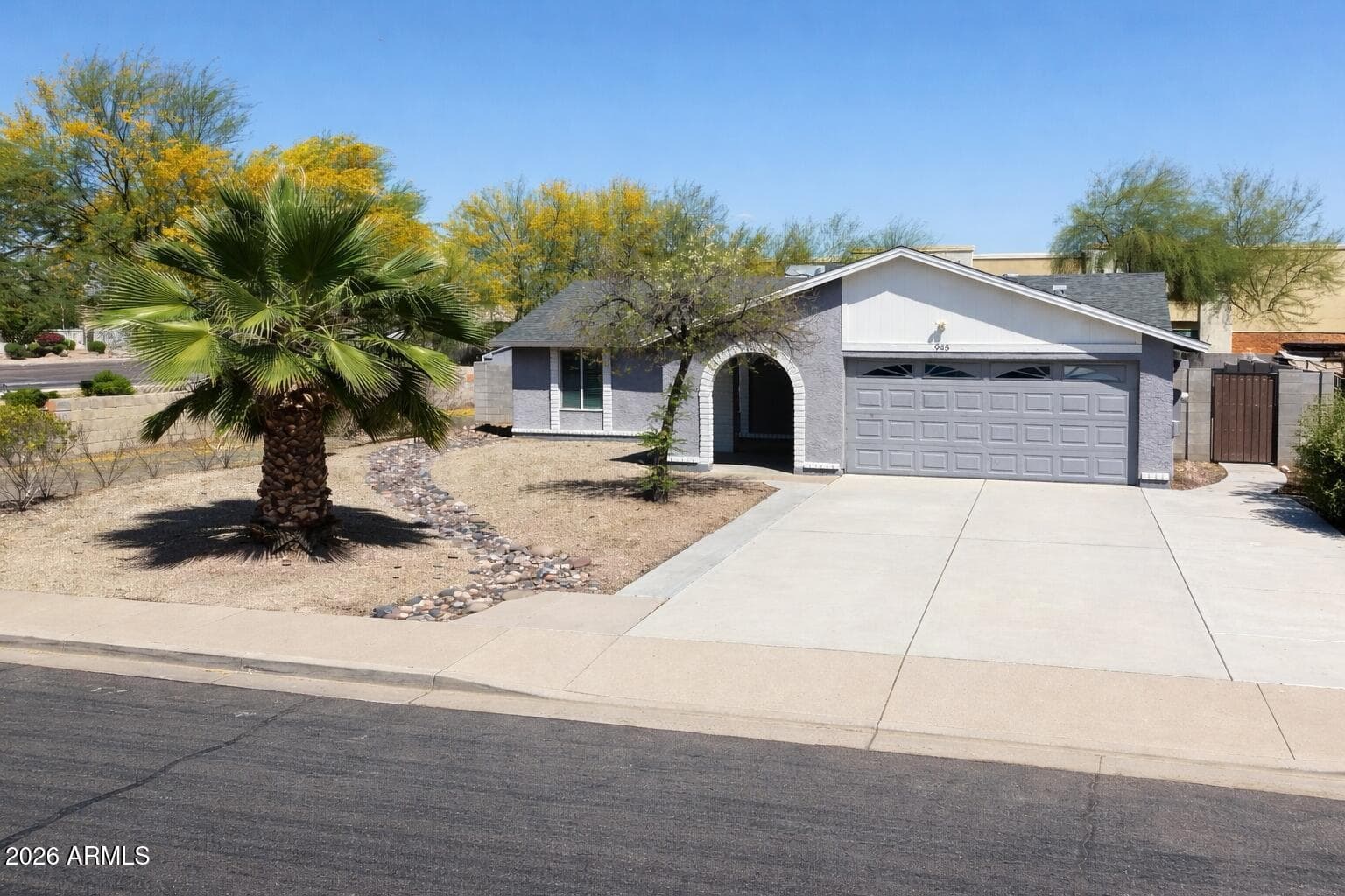 945 N Central Dr — photo 2