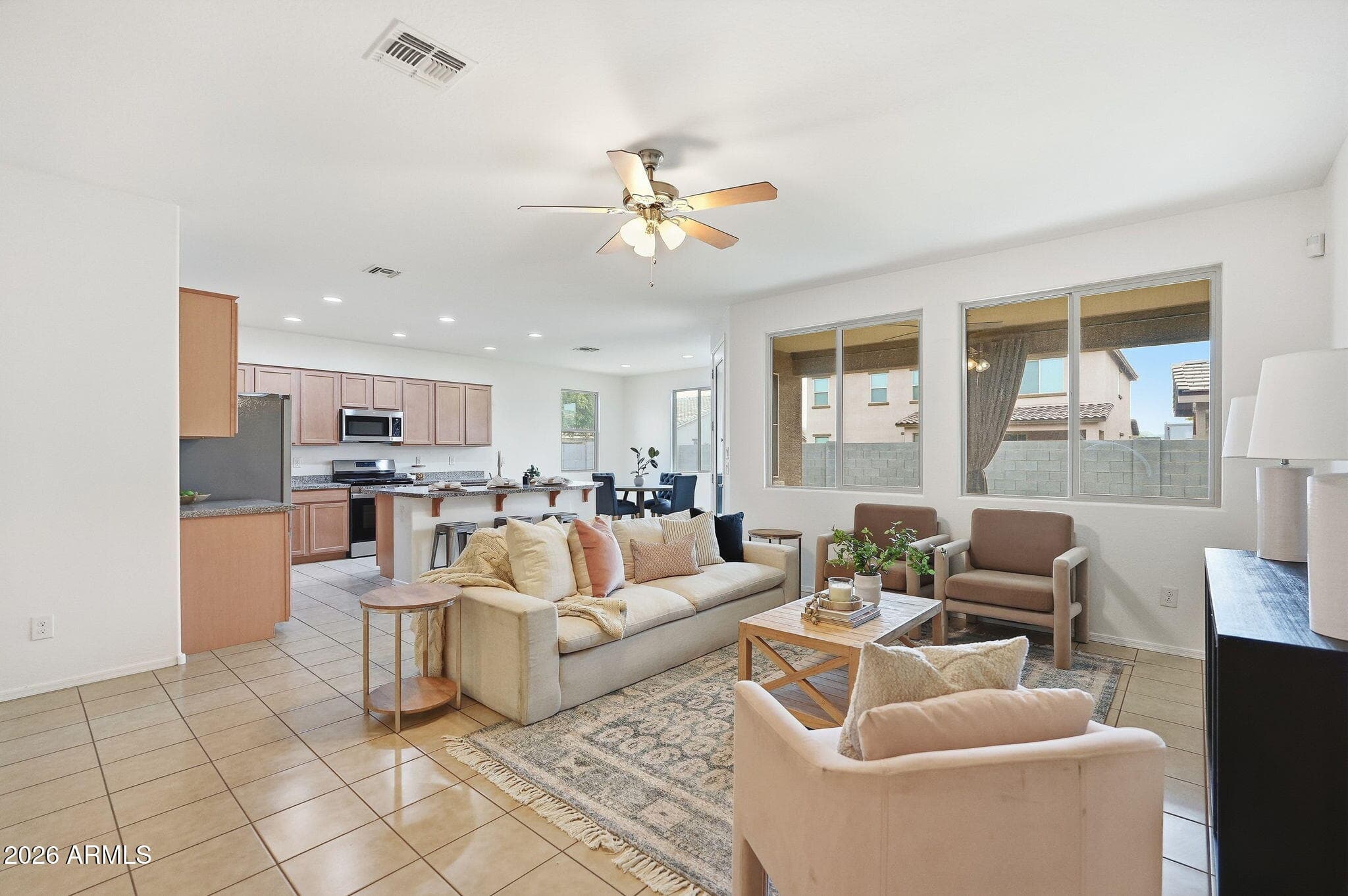 8106 S 42nd Ave — photo 1