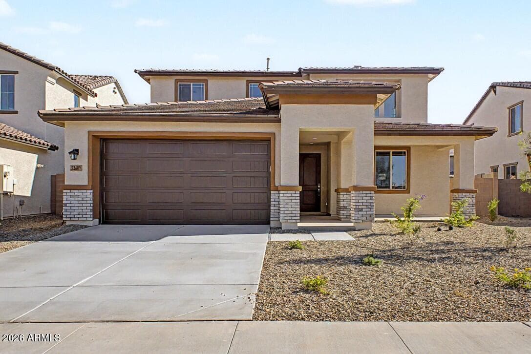 22609 W Irma Ln — photo 1
