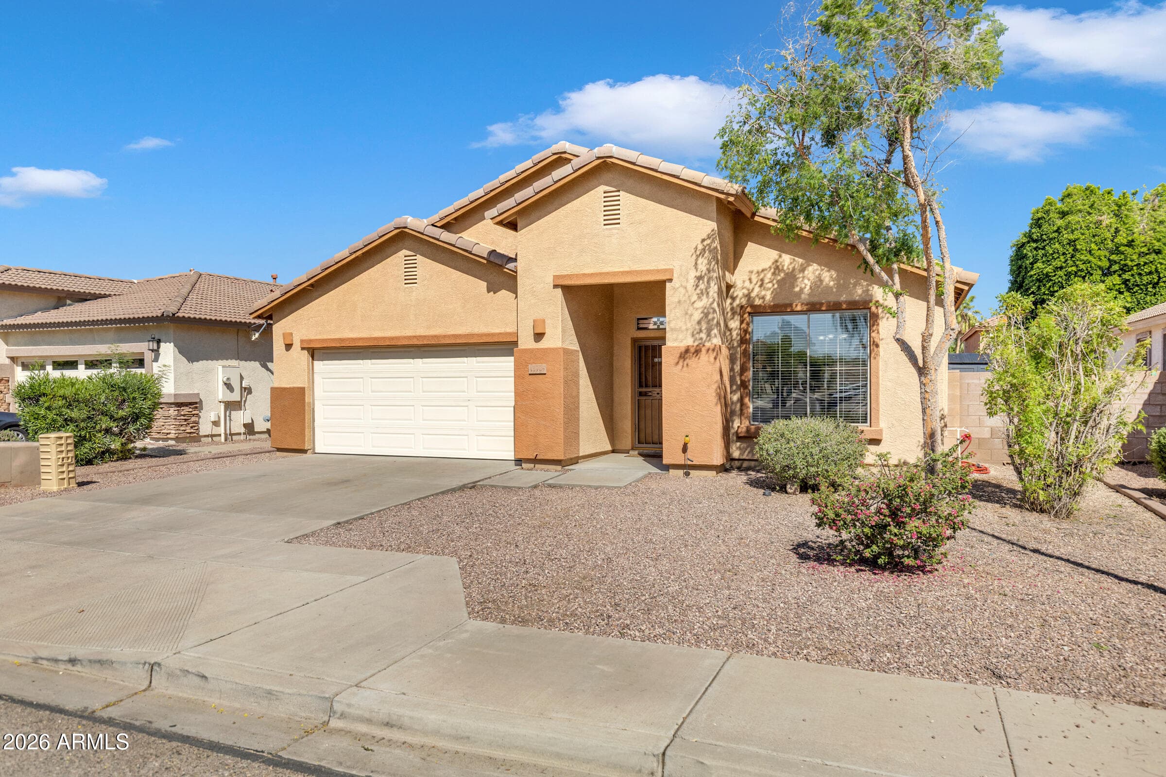 13905 N 159th Dr — photo 1