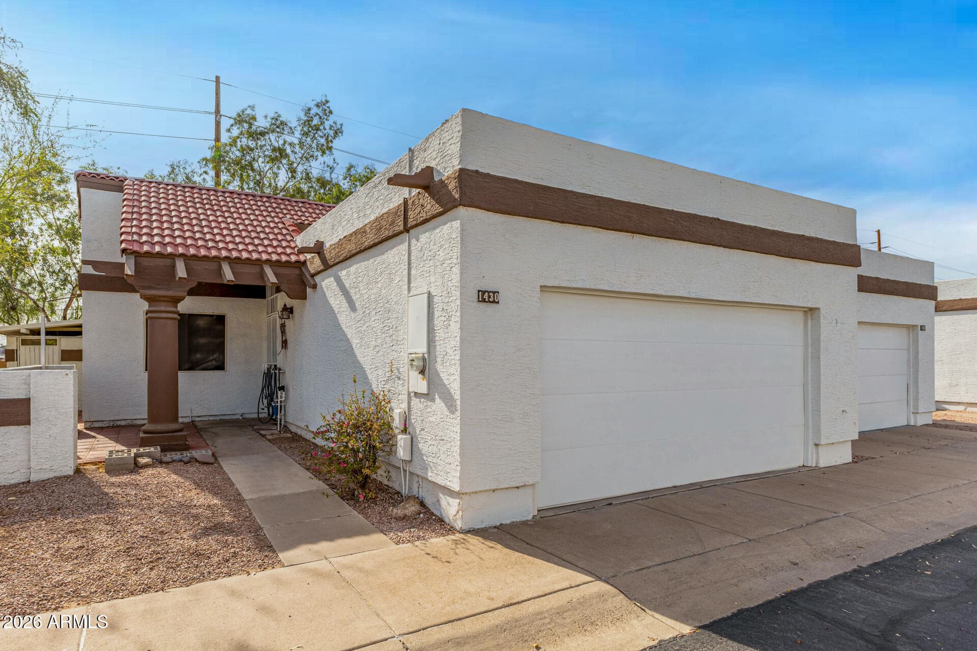 1430 N Dorsey Ln — photo 1