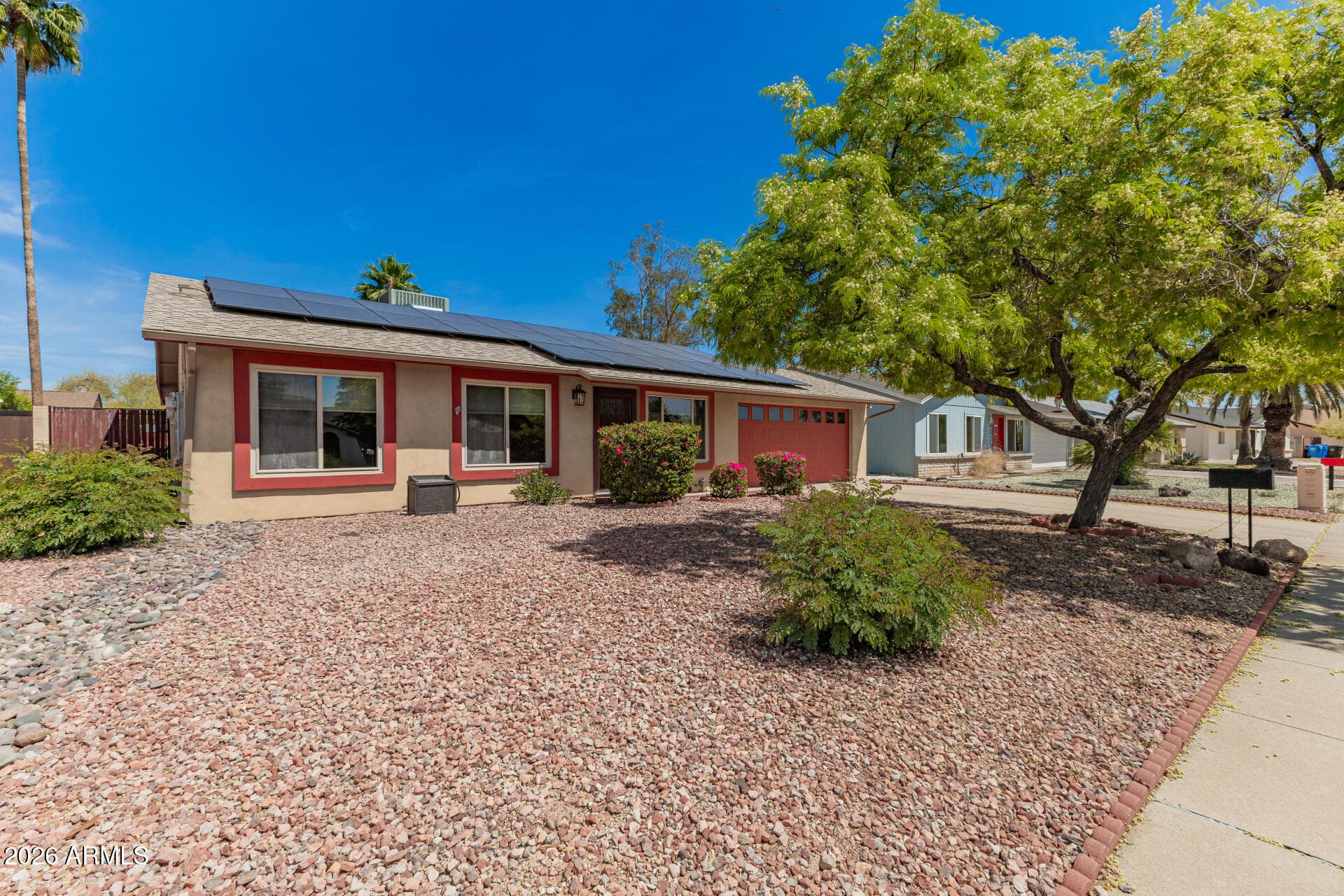 4020 E Windrose Dr — photo 2