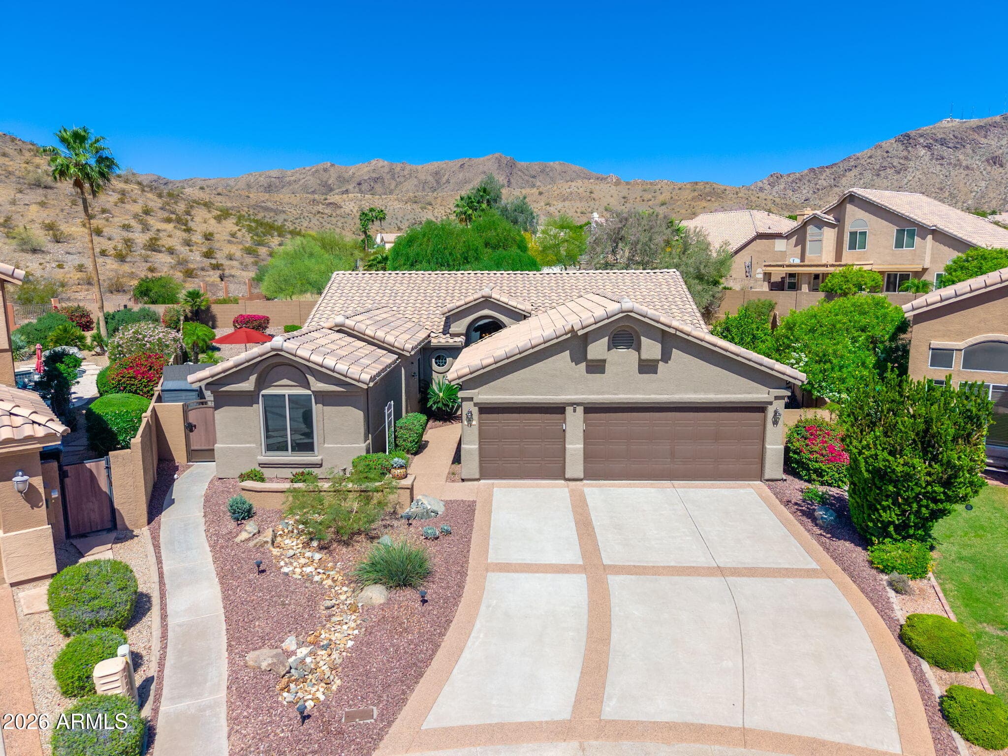 762 E Verbena Dr — photo 2