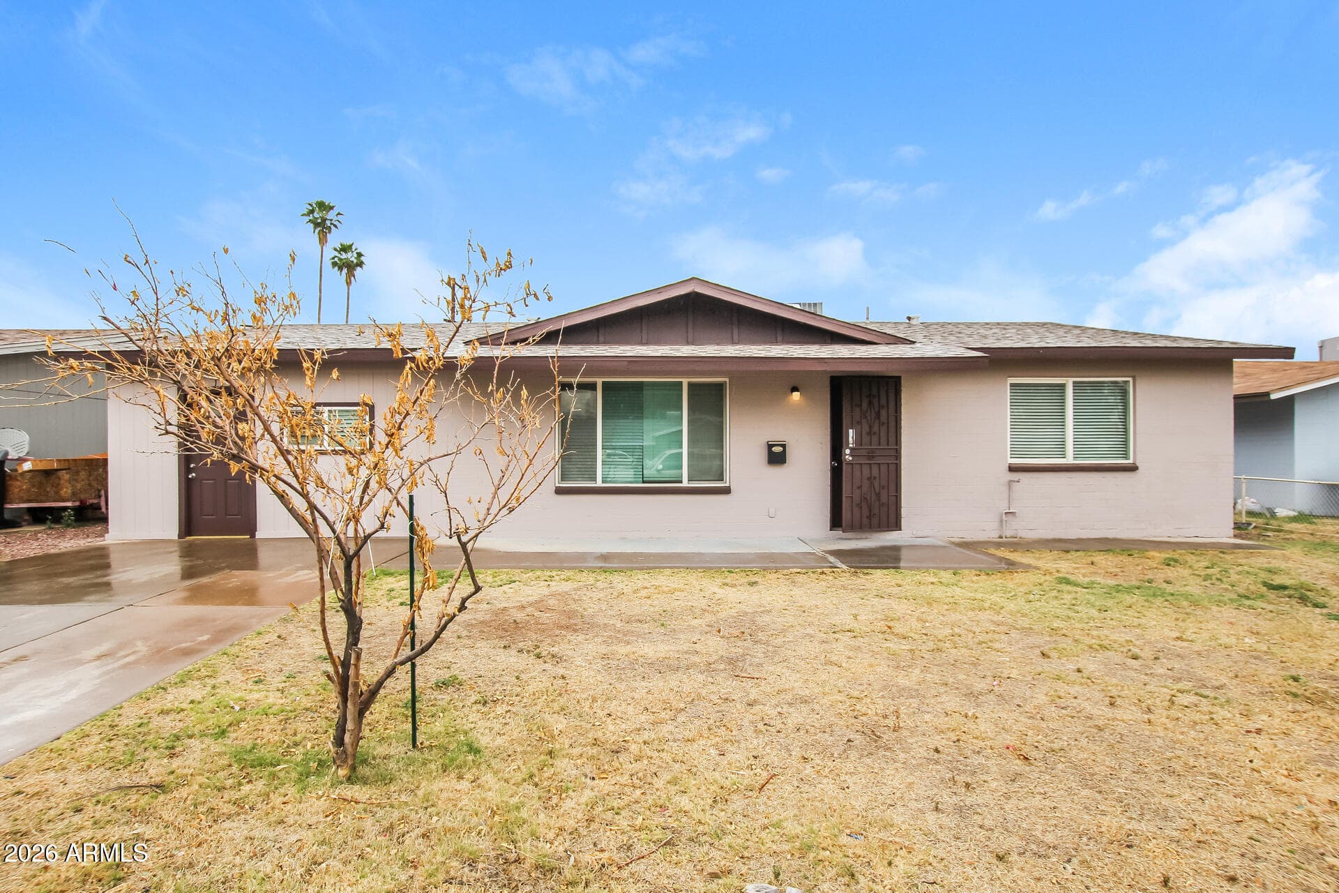3650 W Berridge Ln — photo 1