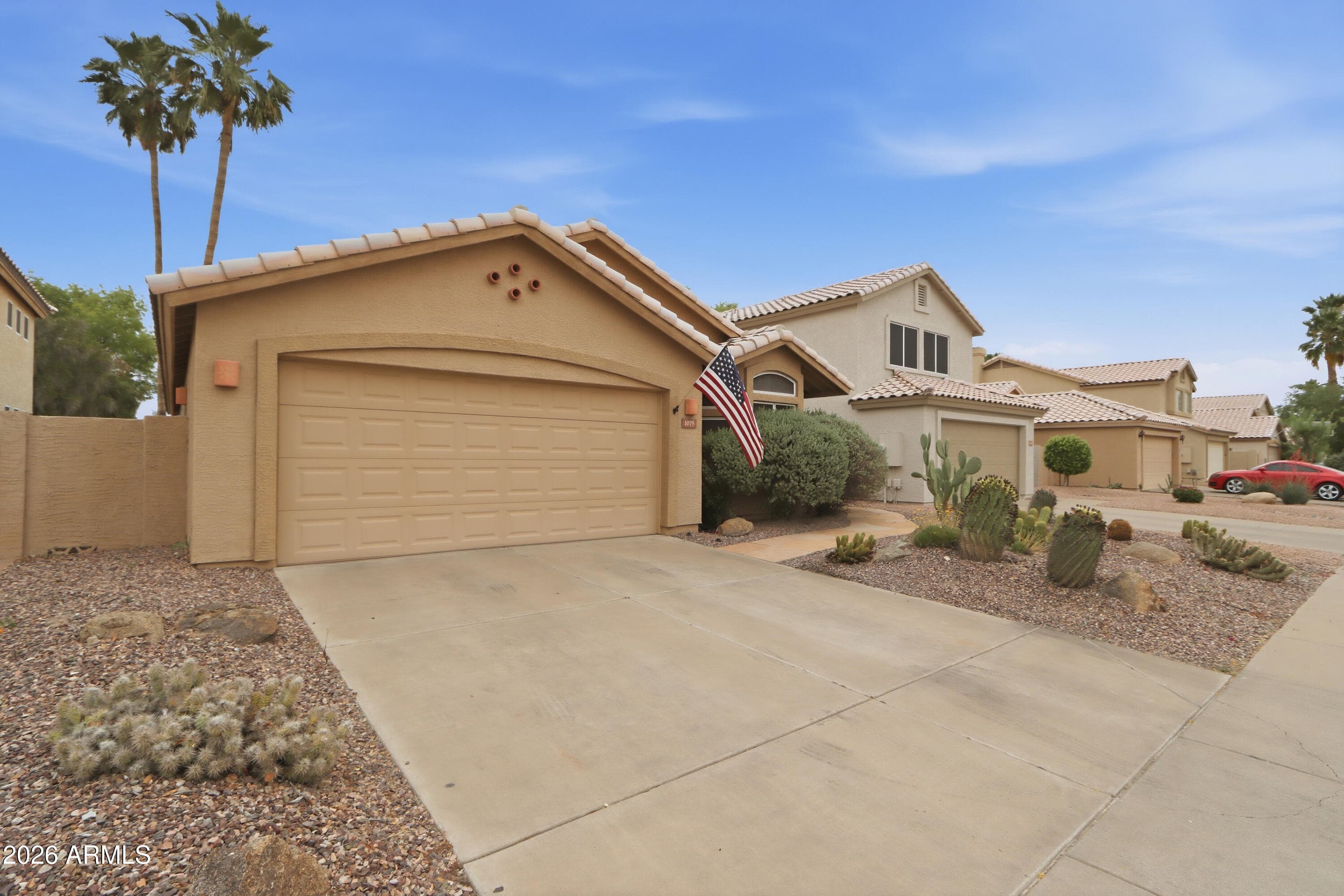 1075 N Saguaro St — photo 2