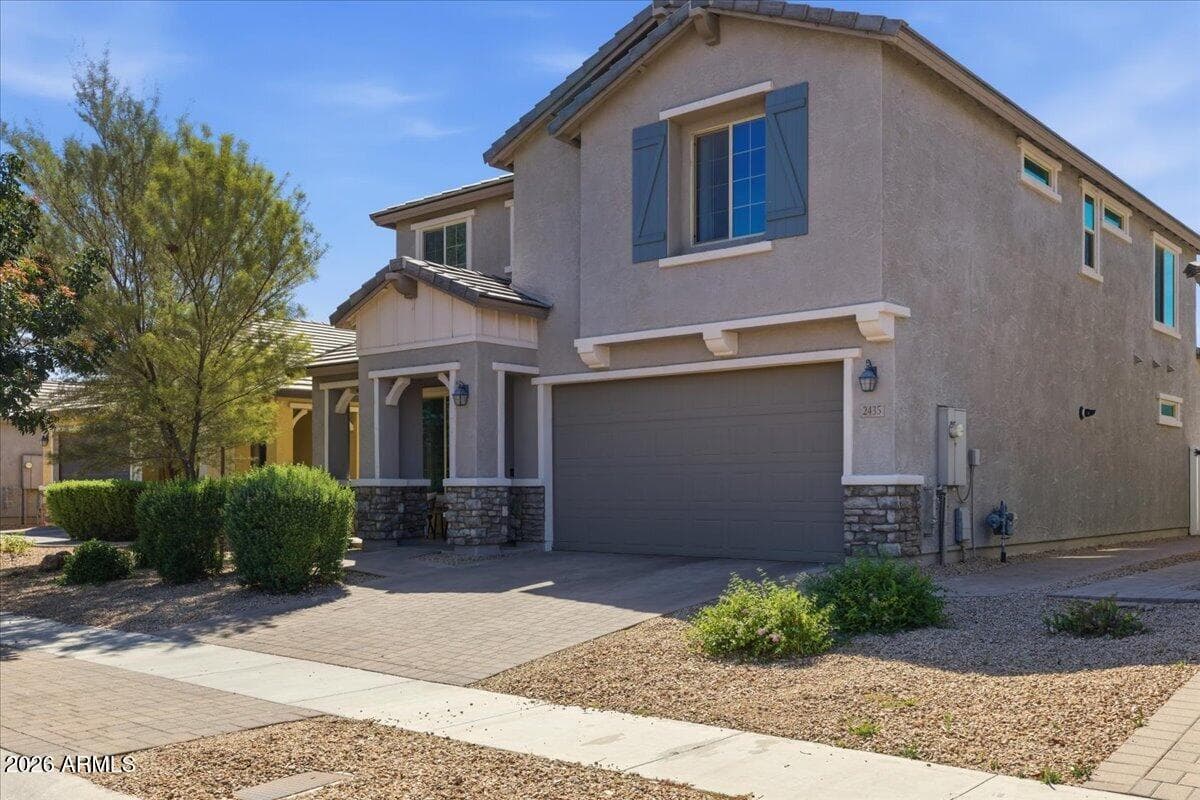 2435 E Saint Catherine Ave — photo 2