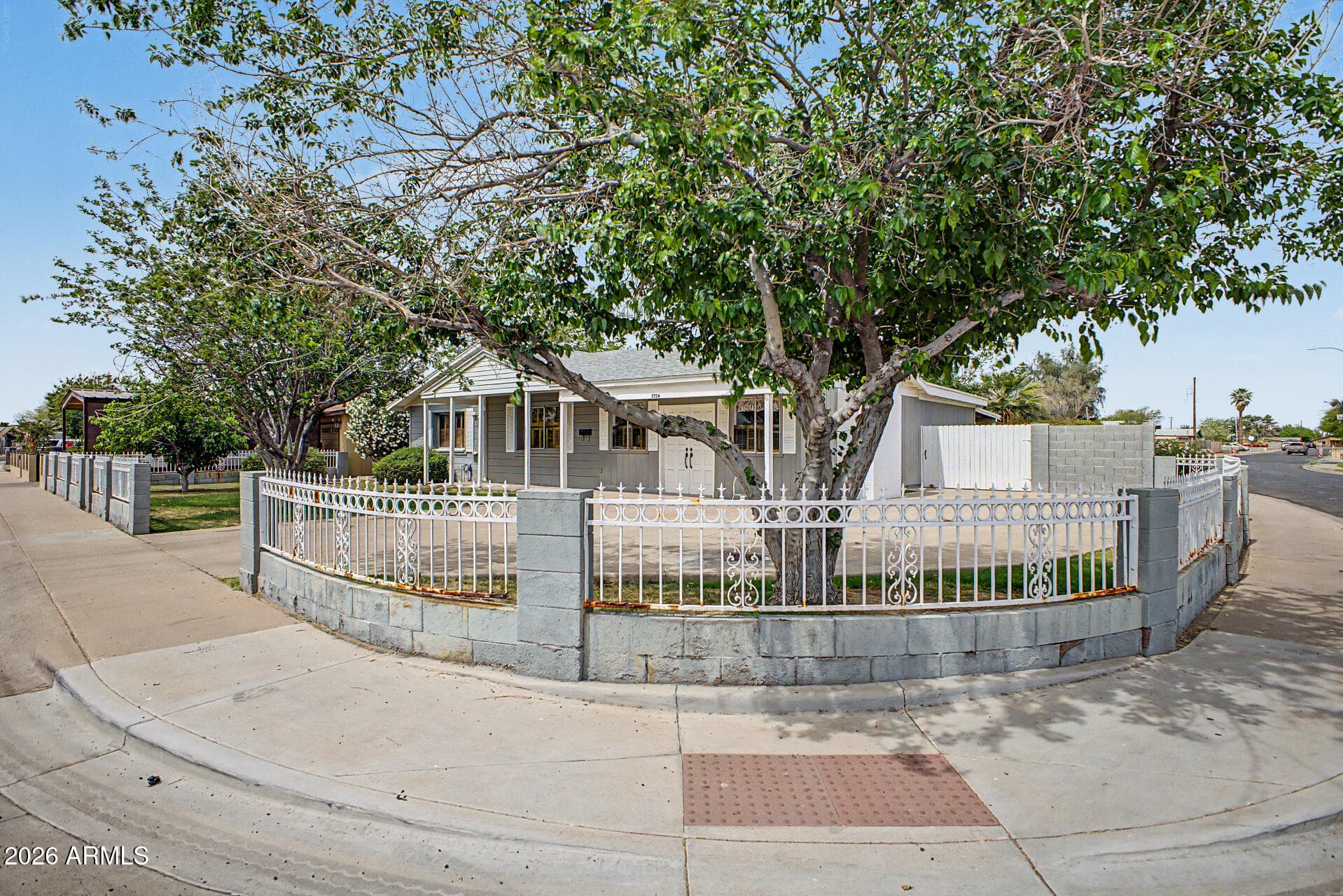 5324 W Lewis Ave — photo 1