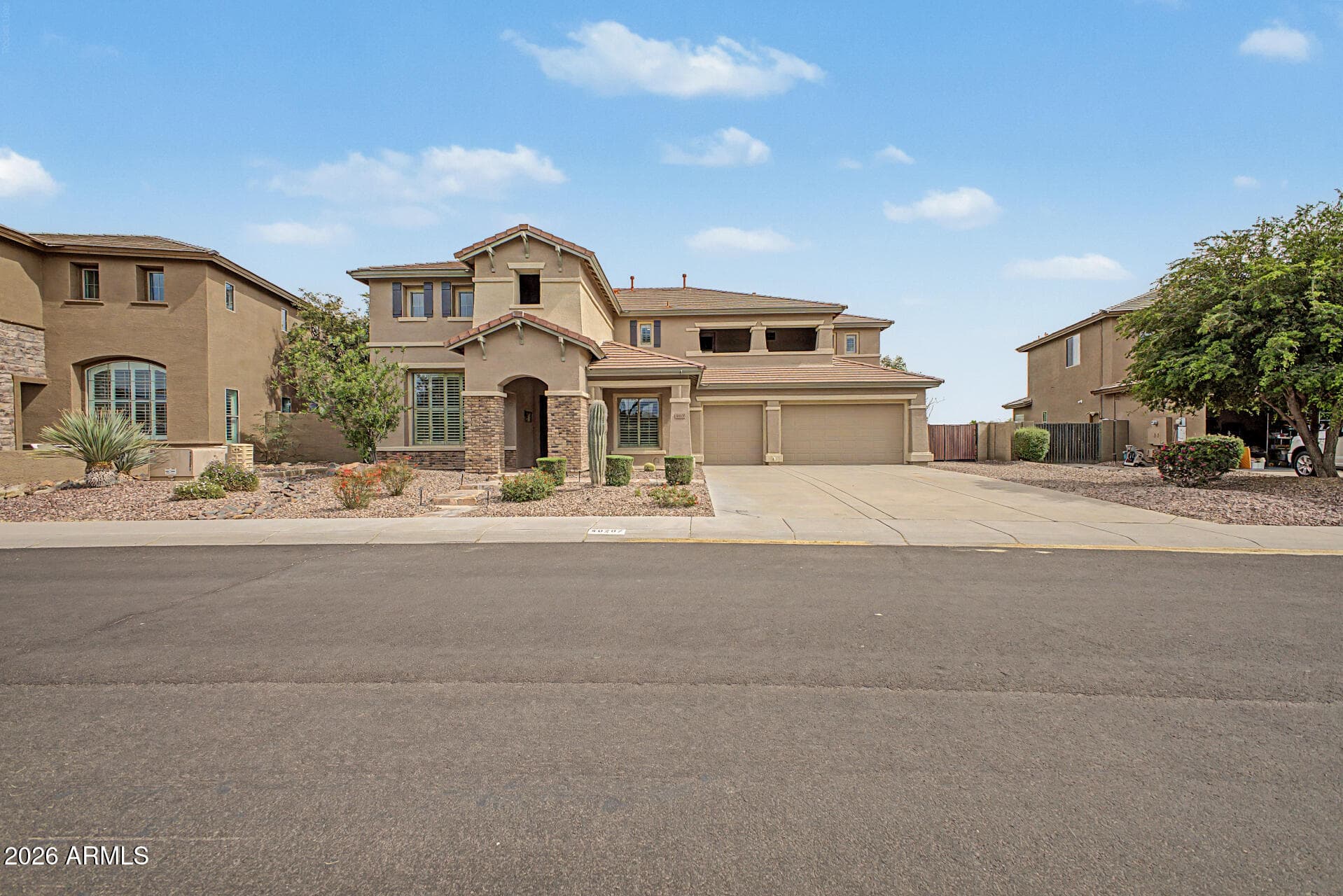 40207 N Hickok Trail — photo 1