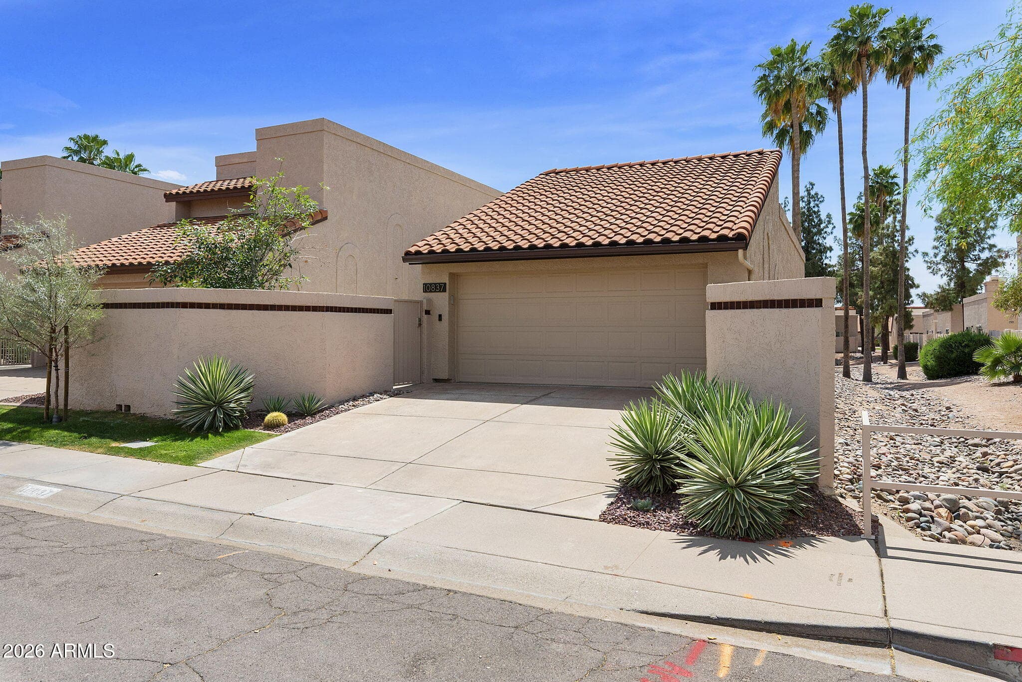 10837 E Yucca St — photo 2