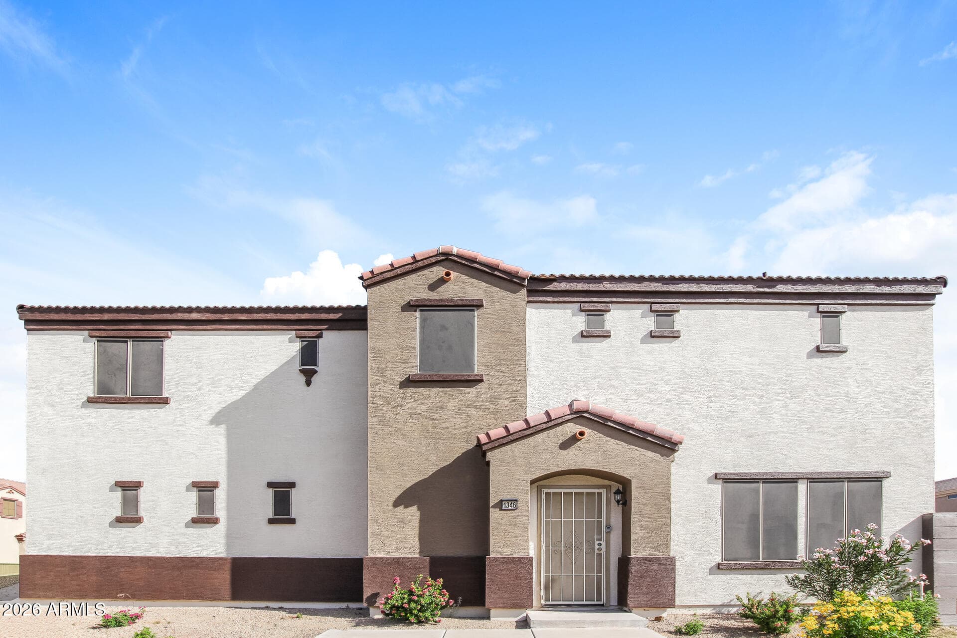 1346 E Dunbar Dr — photo 1