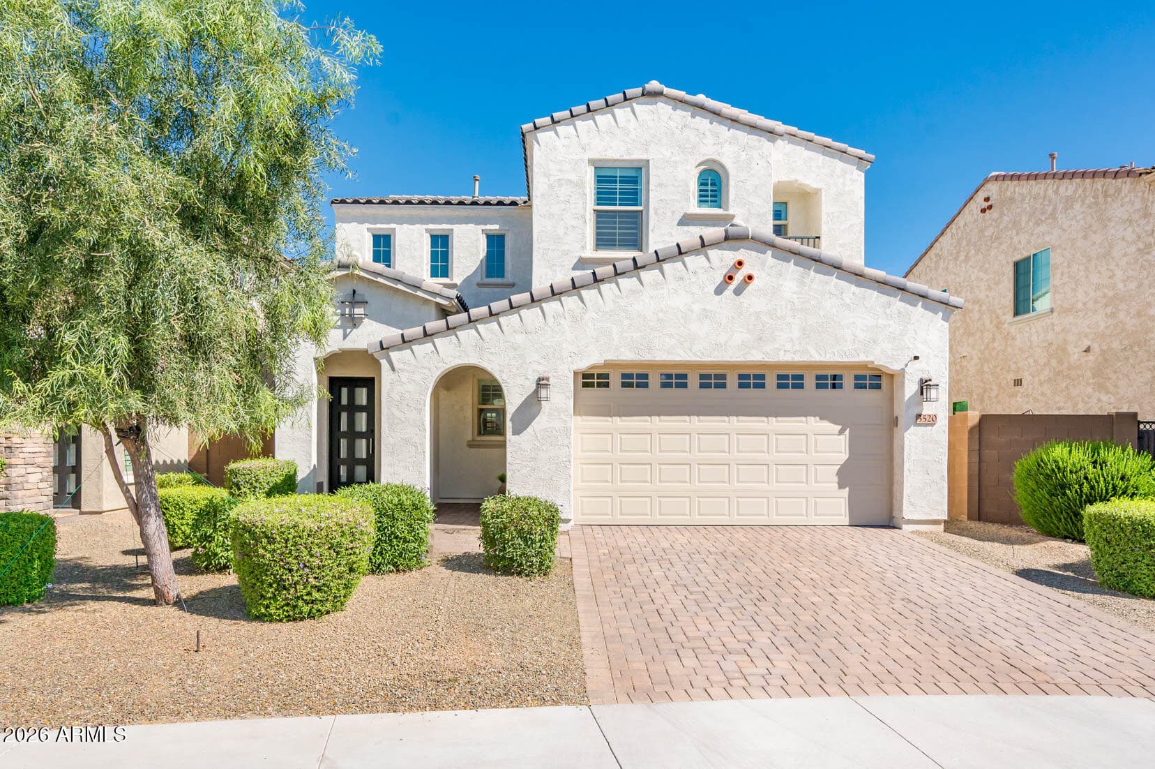 3520 E Crest Ln — photo 1