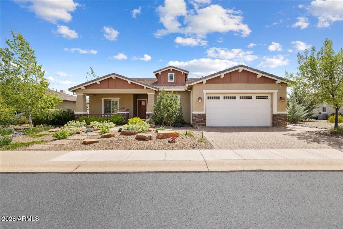 1221 S Lakeview Dr — photo 1