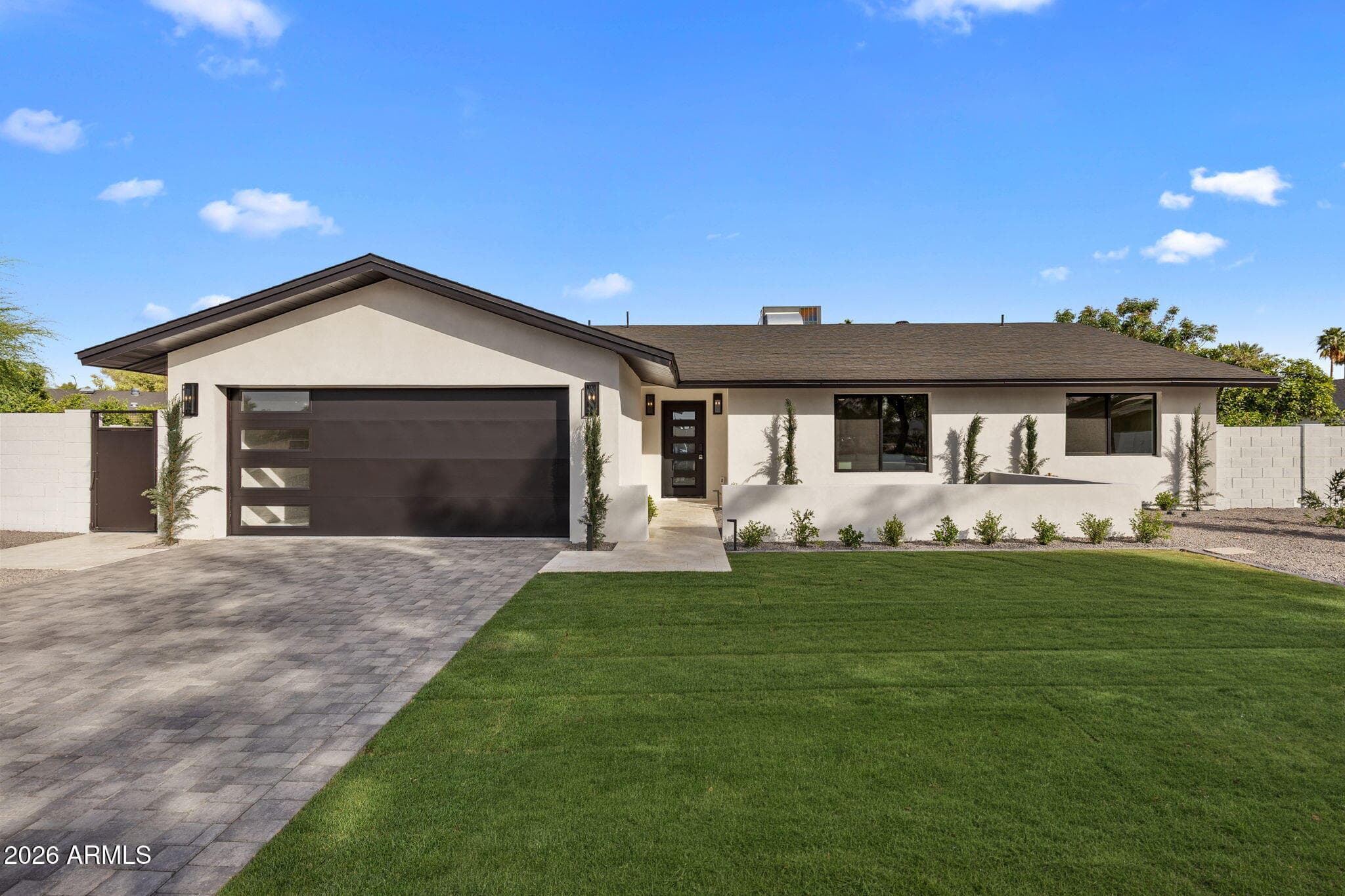 5129 E Voltaire Ave — photo 1
