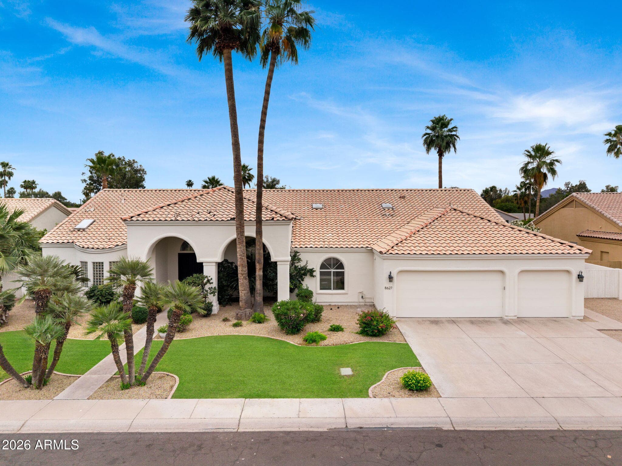 8627 E Corrine Dr — photo 2