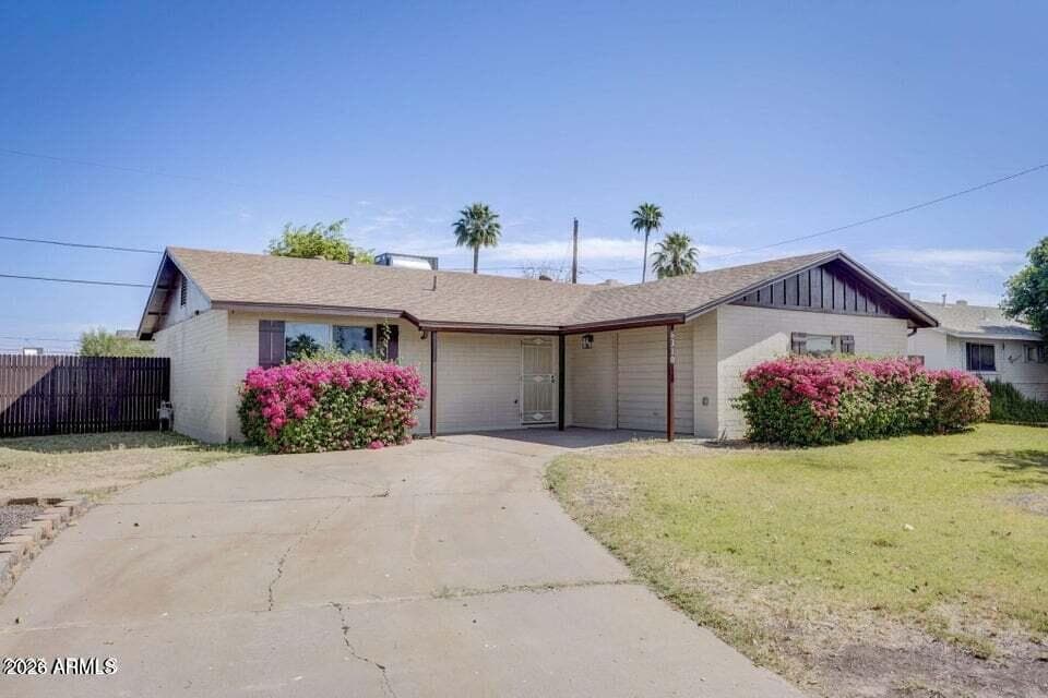6310 W Berridge Ln — photo 2