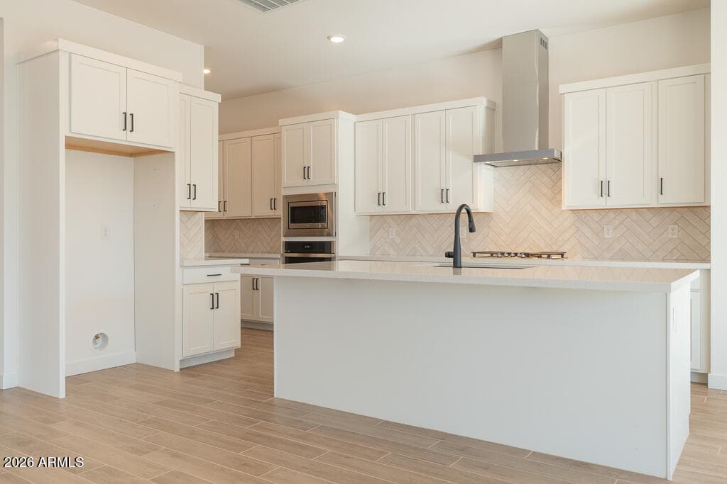 2571 E Alfonso Dr — photo 2