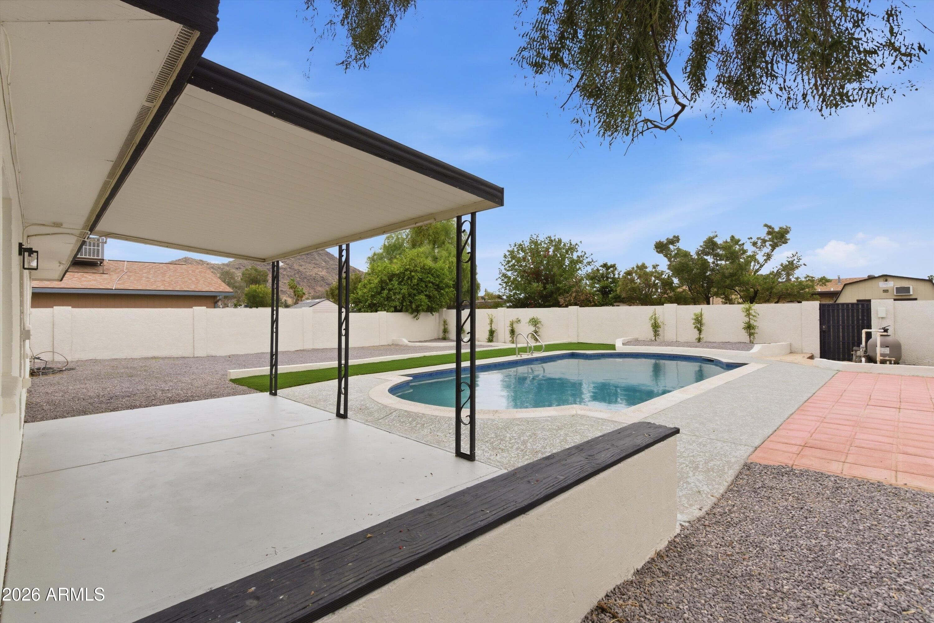 2211 W Windrose Dr — photo 21