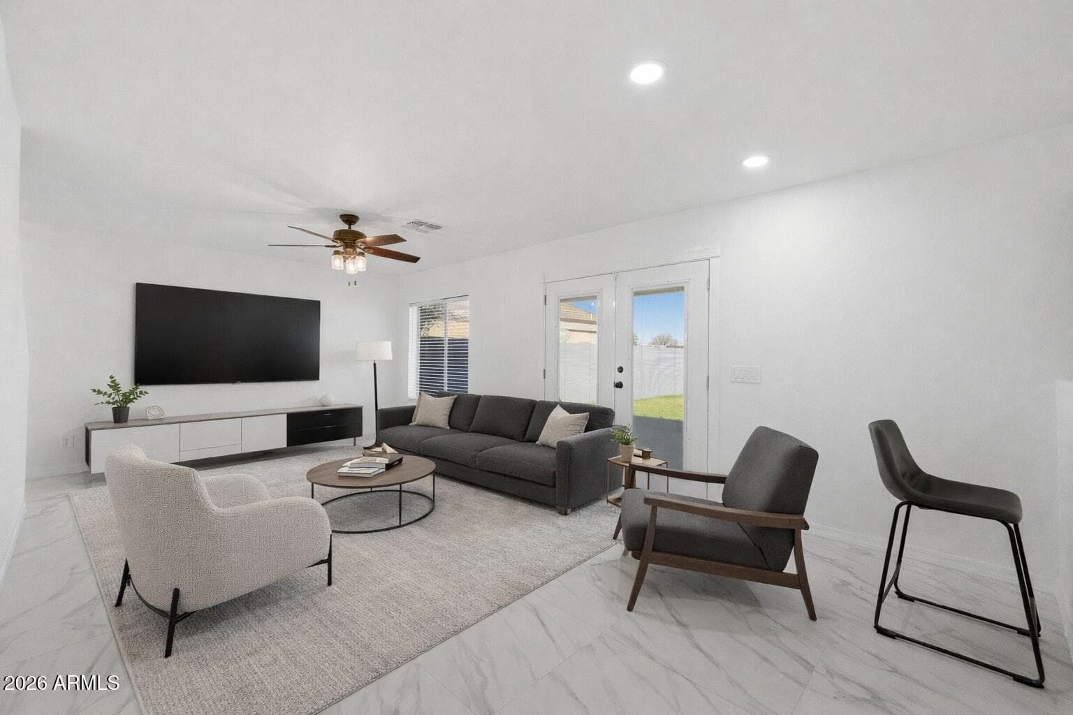 970 E Christopher St — photo 2